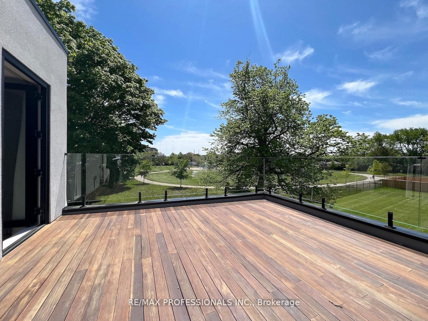 2206 UTLEY Road — property photo