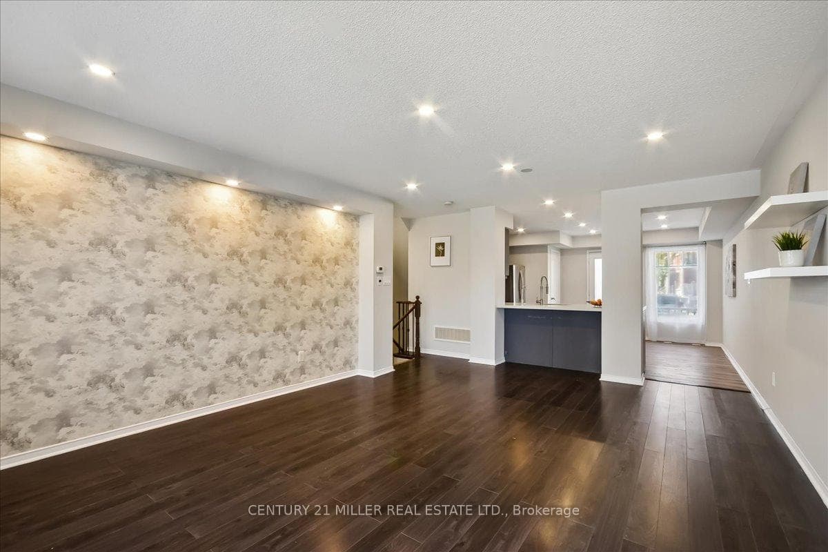 7- 3100 Thomas Street — property photo