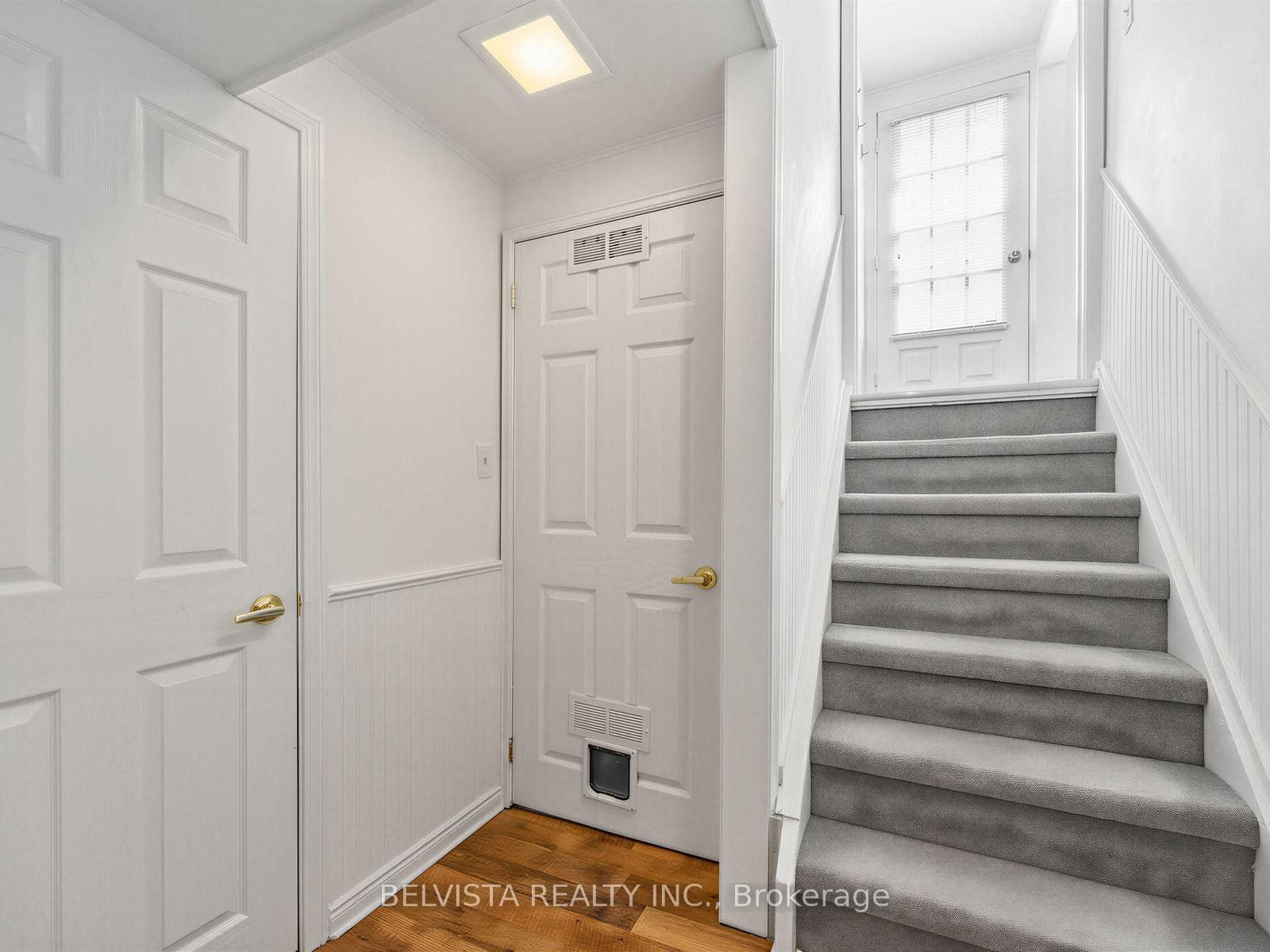 7 Agate Road — property photo