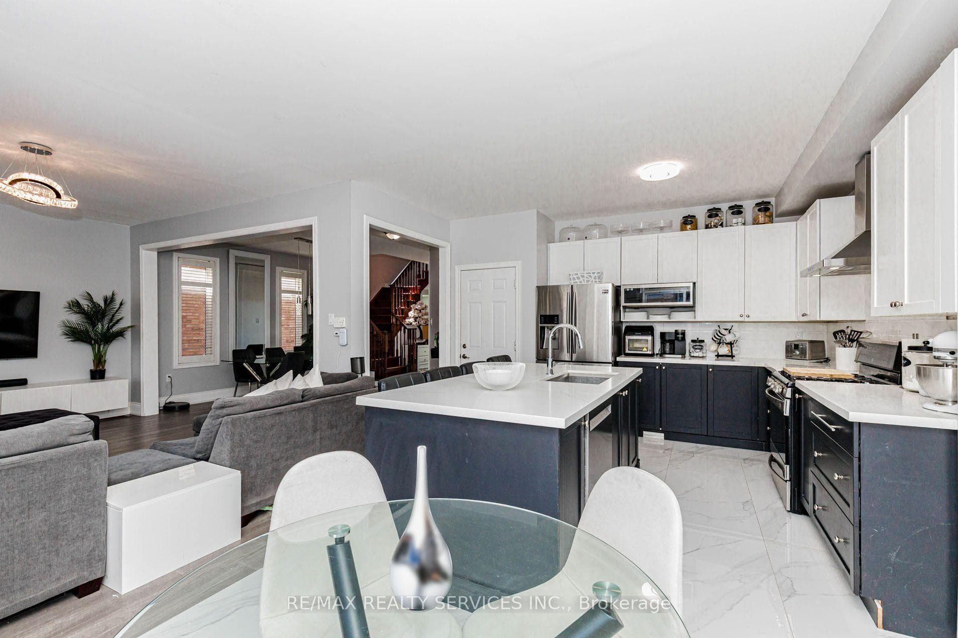 61 Sugarcane Avenue — property photo