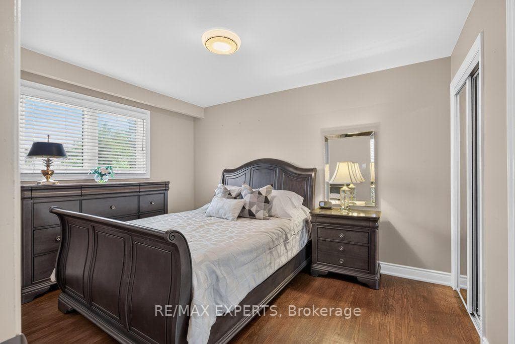 32 Firenza Drive — property photo