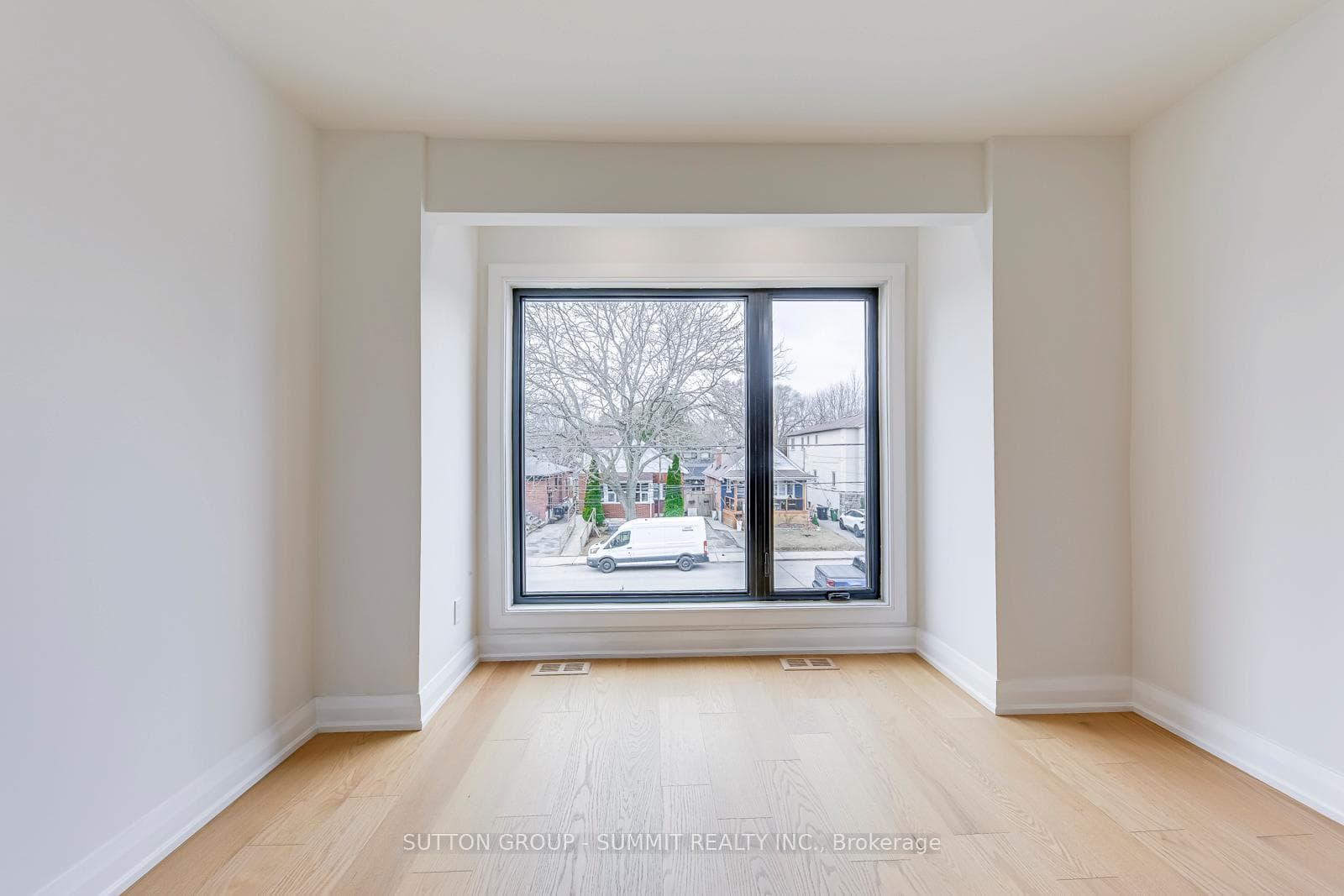 103 Kalmar Avenue — property photo