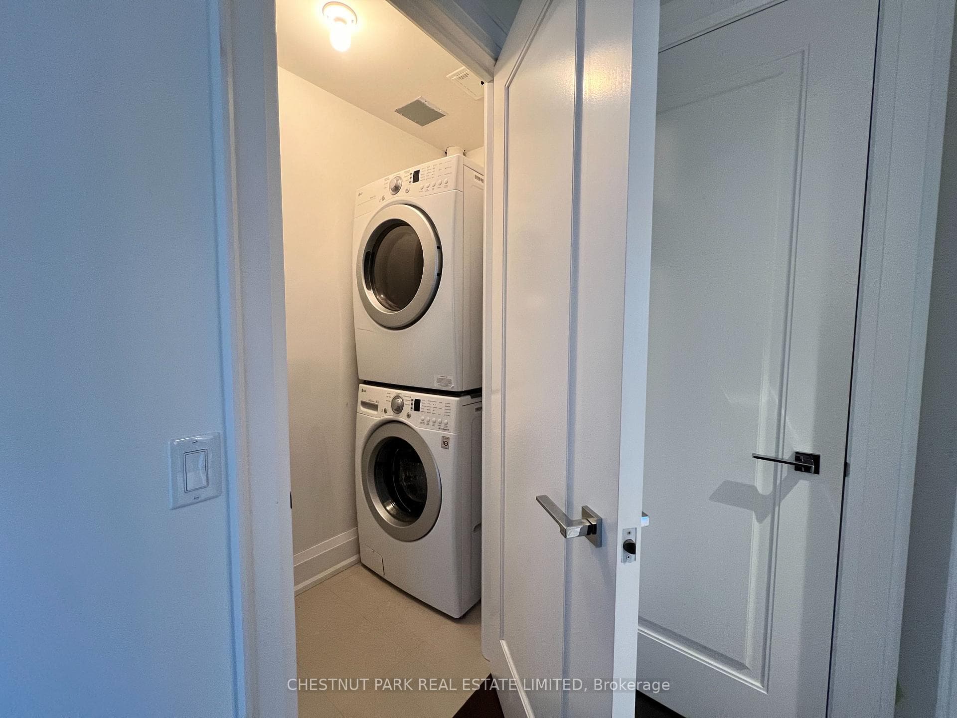 205- 88 Davenport Road — property photo
