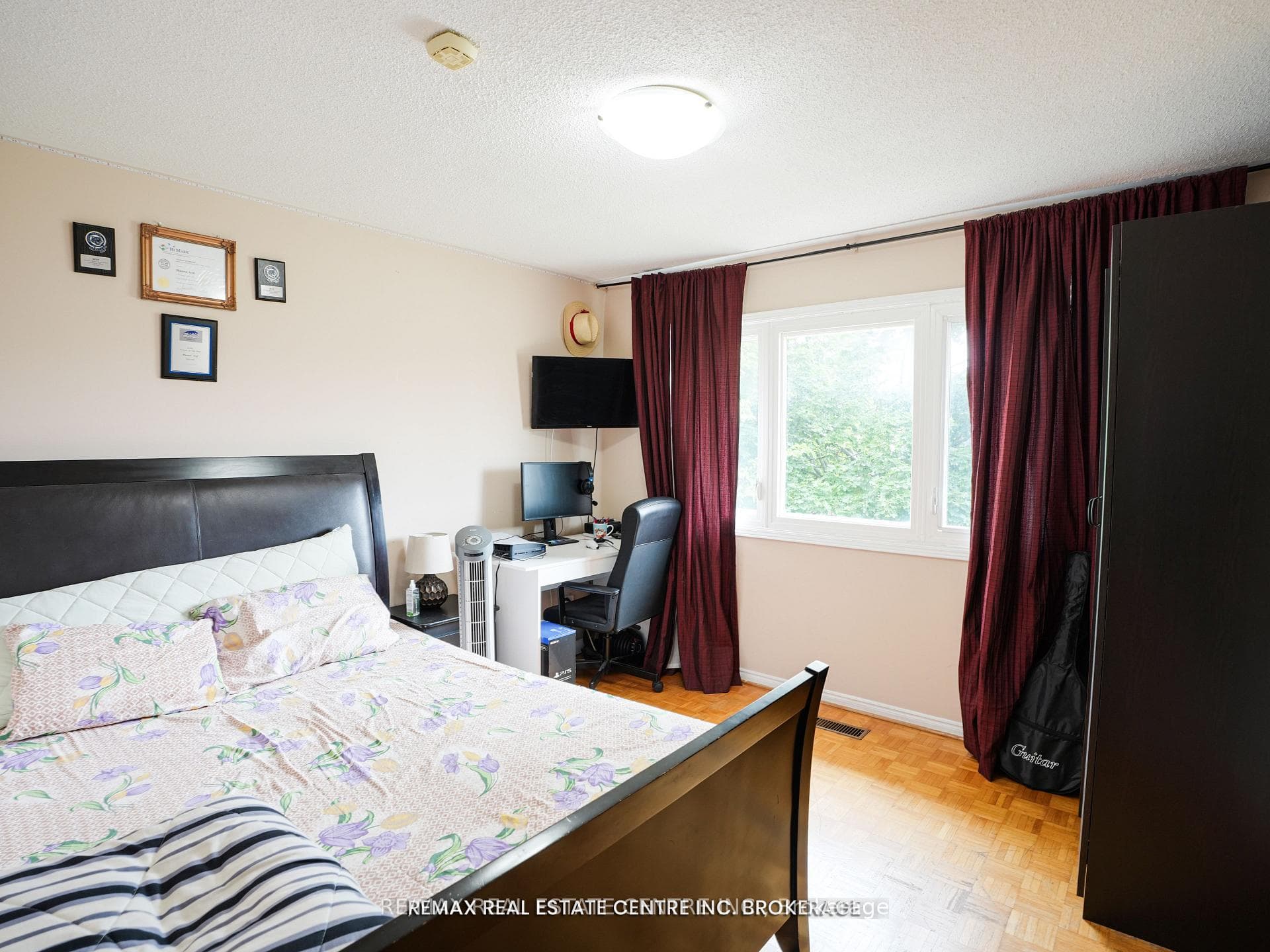 4449 Idlewilde Crescent — property photo