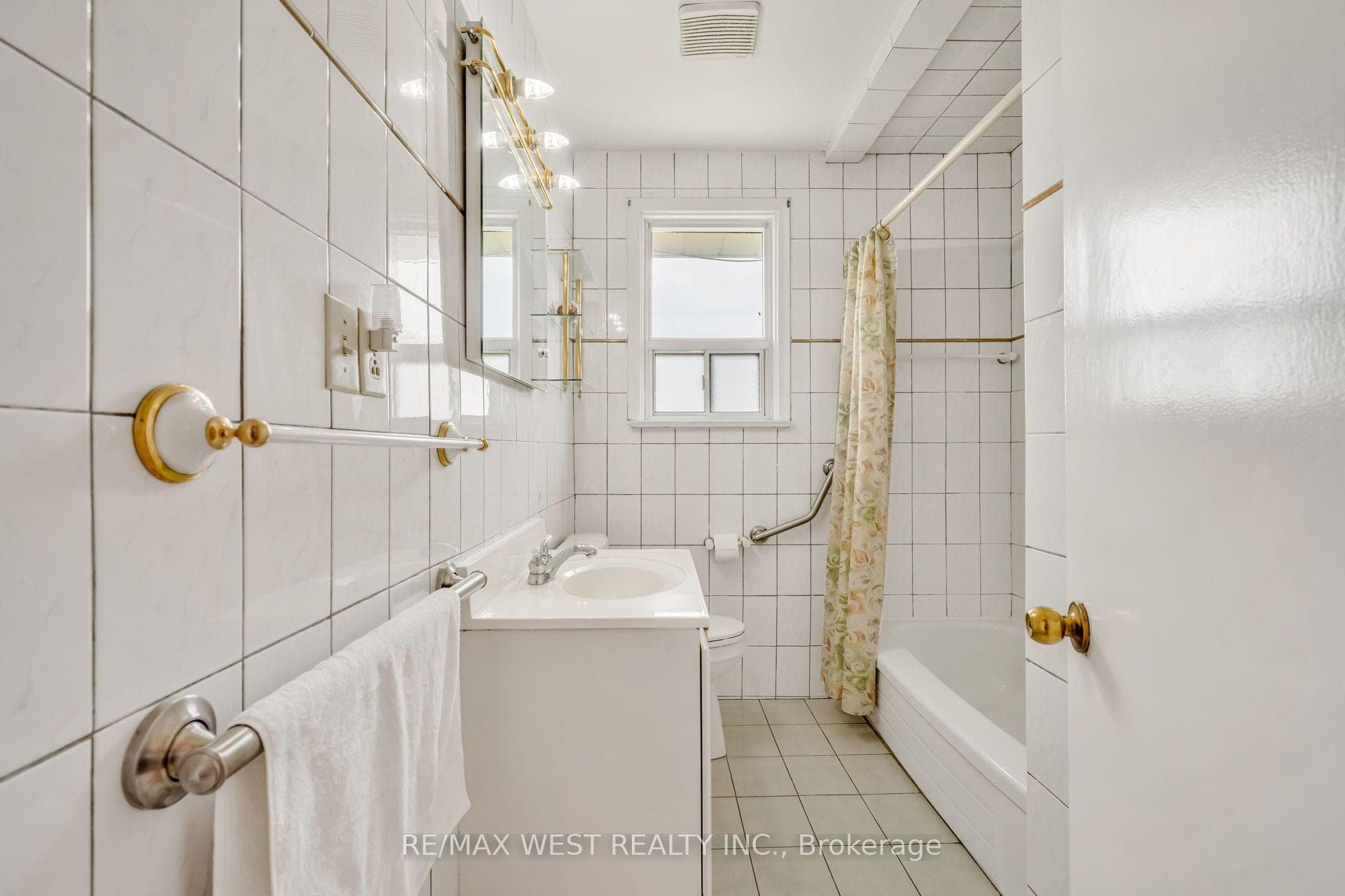 90 Tavistock Road — property photo