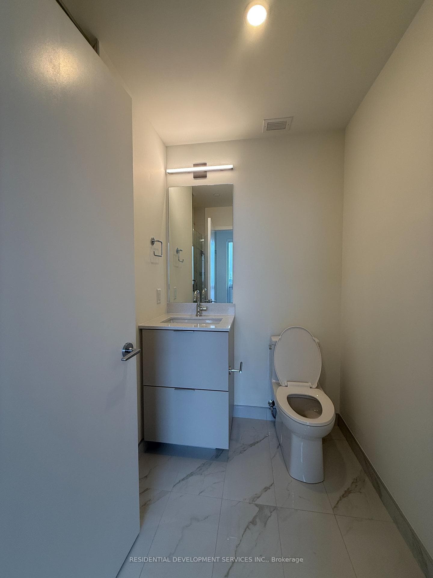 4806- 89 Church Street — property photo