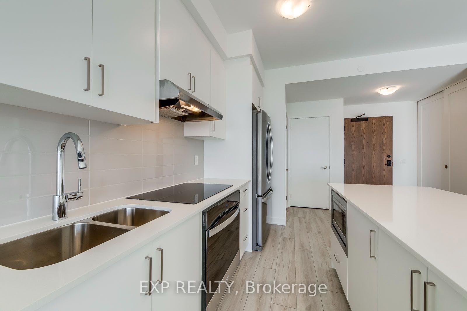 1605- 1035 Southdown Road — property photo
