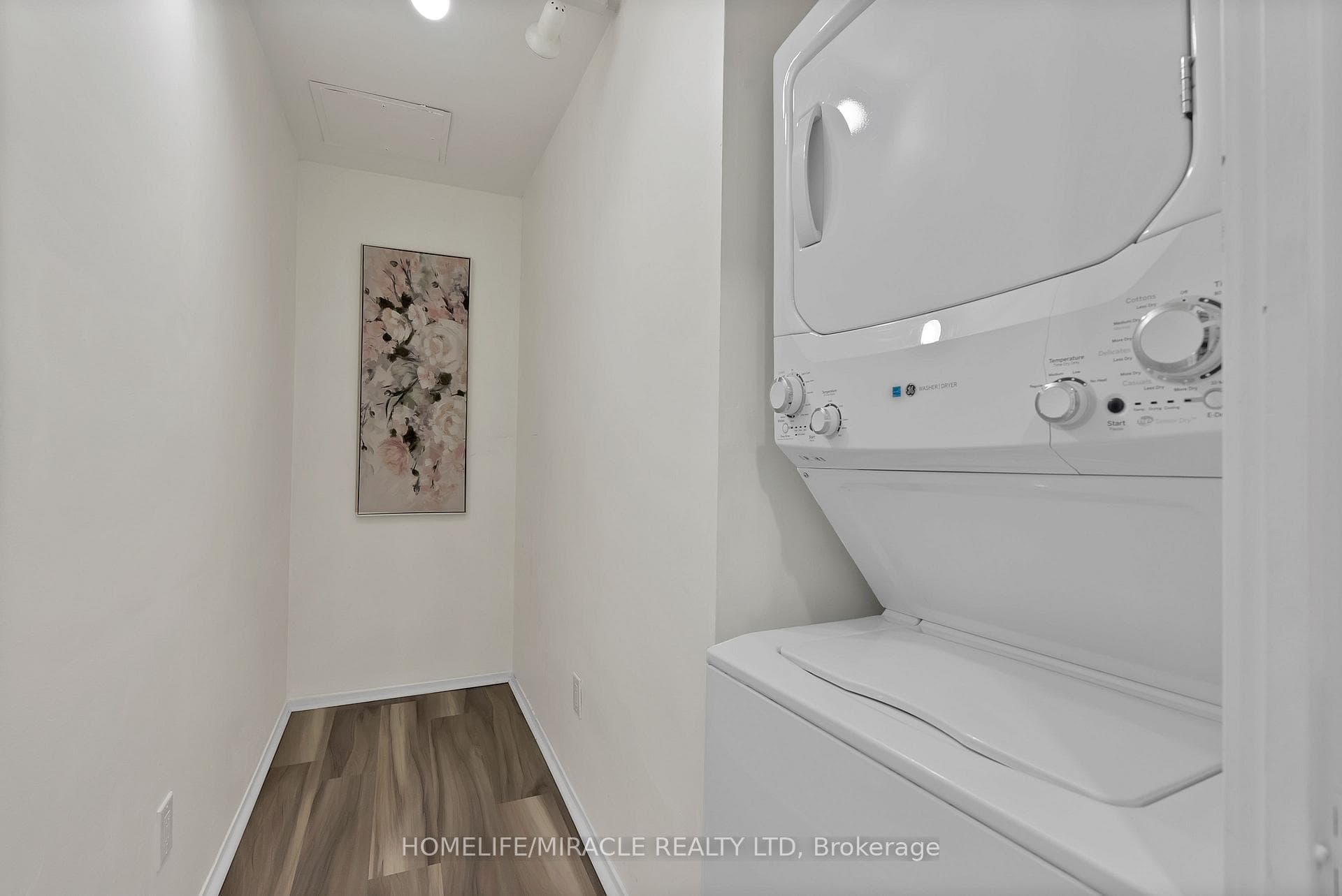 112- 350 Webb Drive — property photo