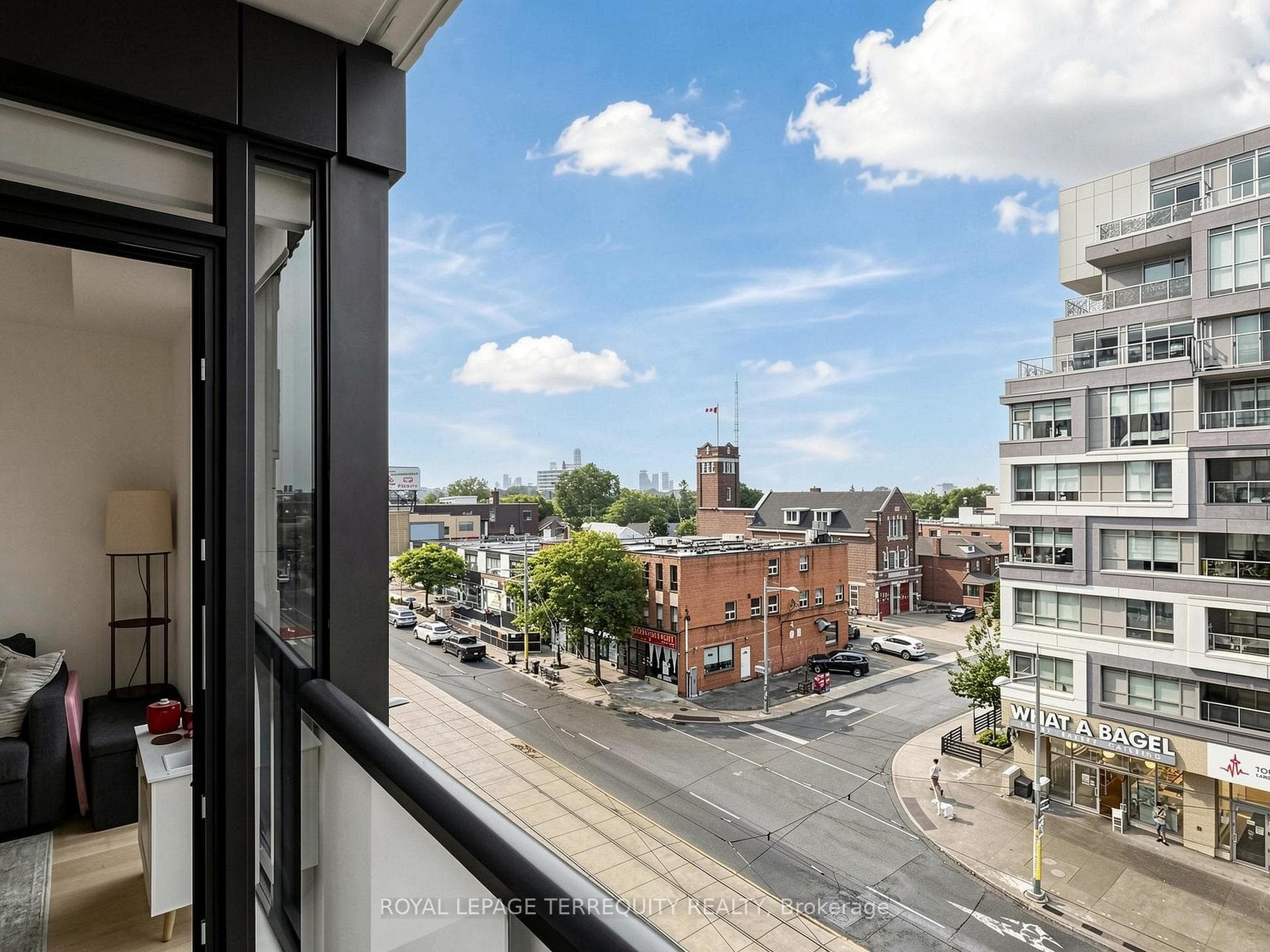 612- 840 St Clair Avenue — property photo