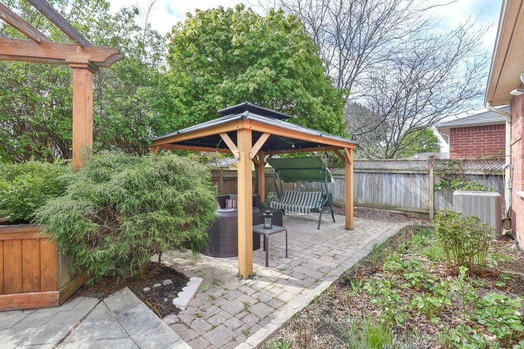200 Lexington Road — property photo