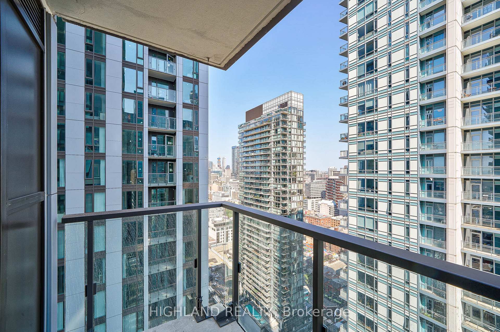 3605- 8 Widmer Street — property photo