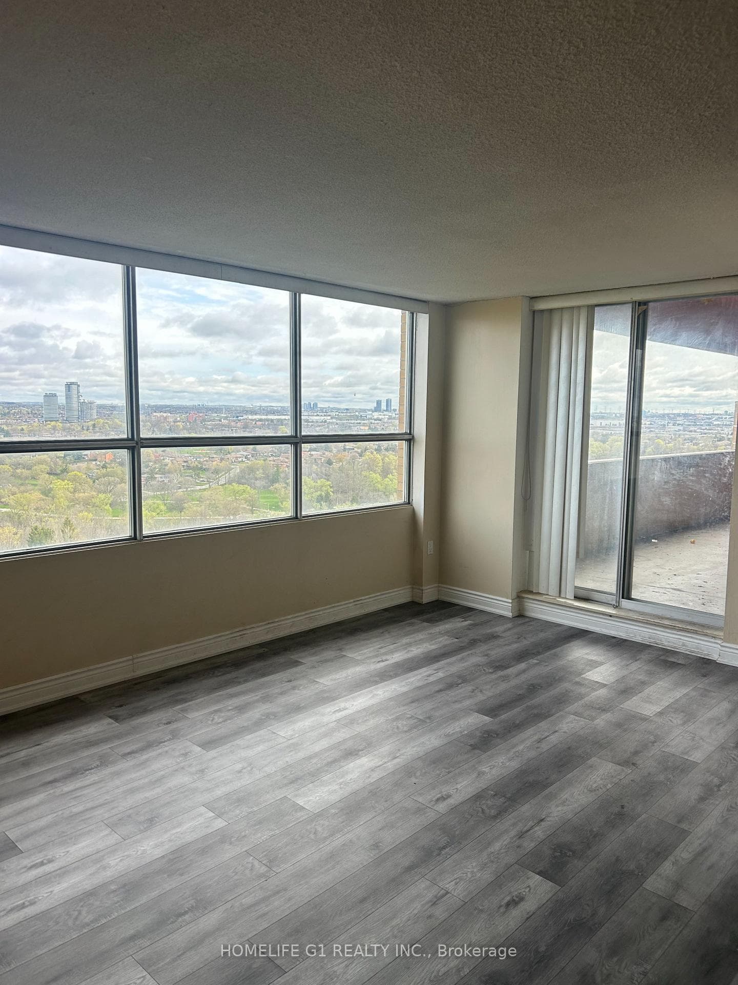 1803- 40 Panorama Court — property photo