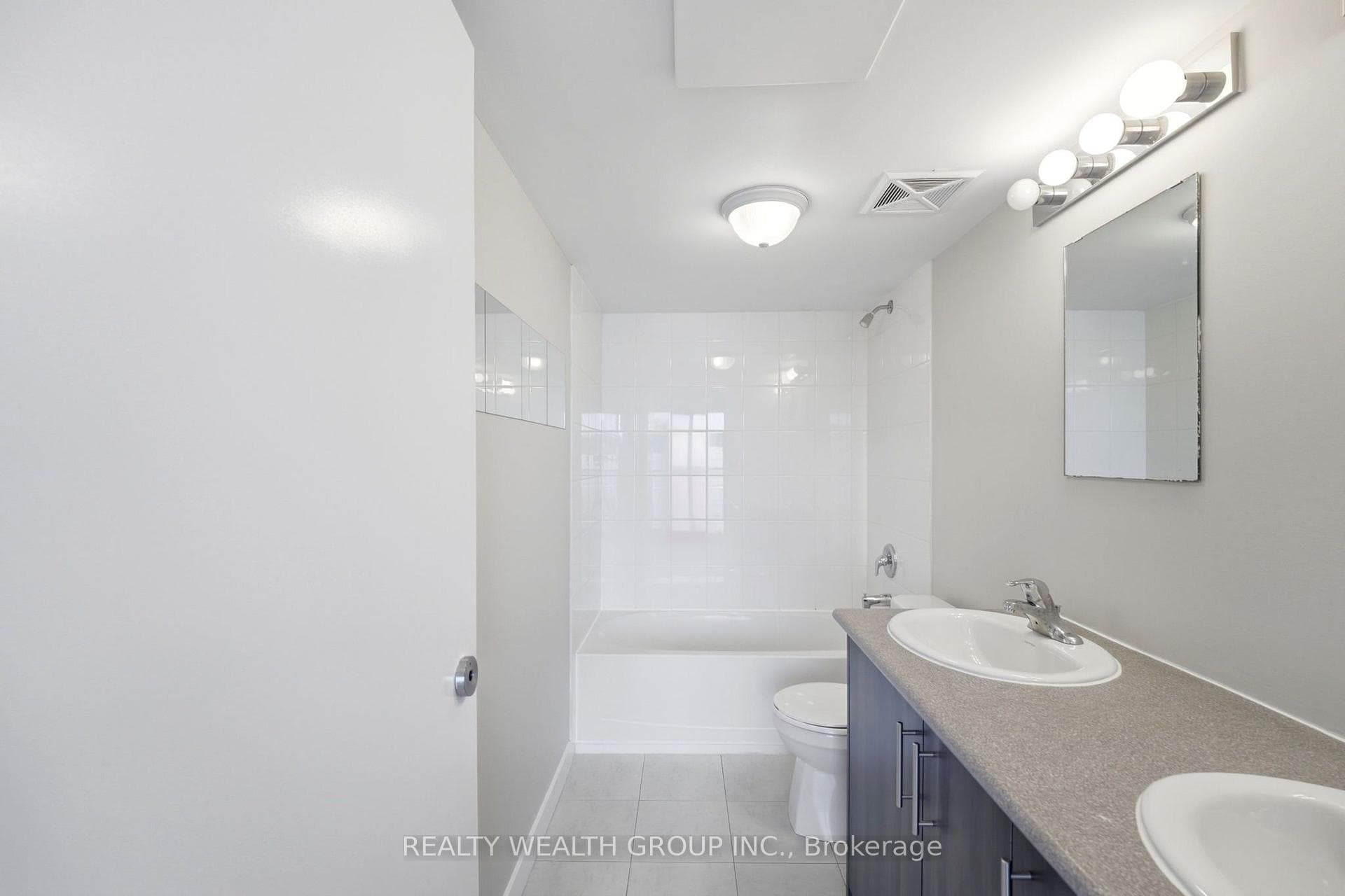 44- 2059 Weston Road — property photo