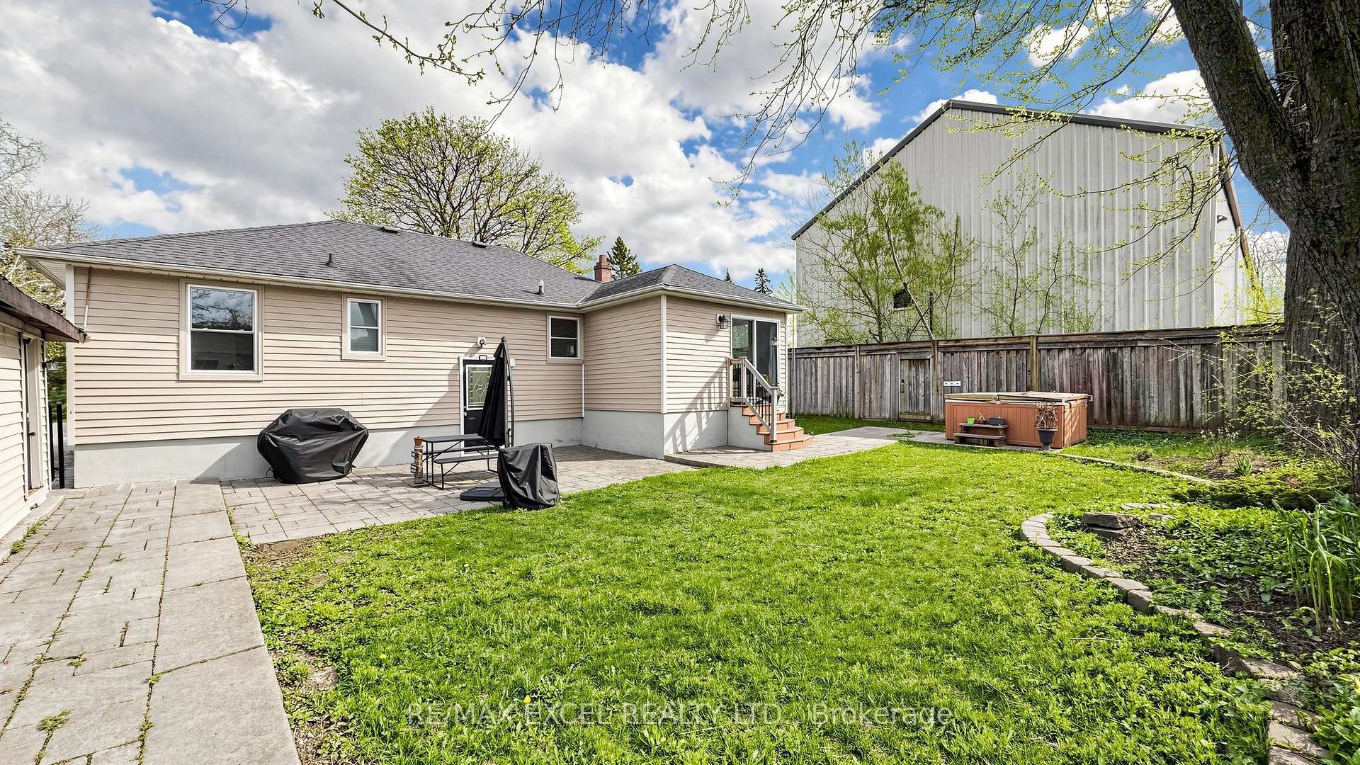 2 Hughes Street — property photo