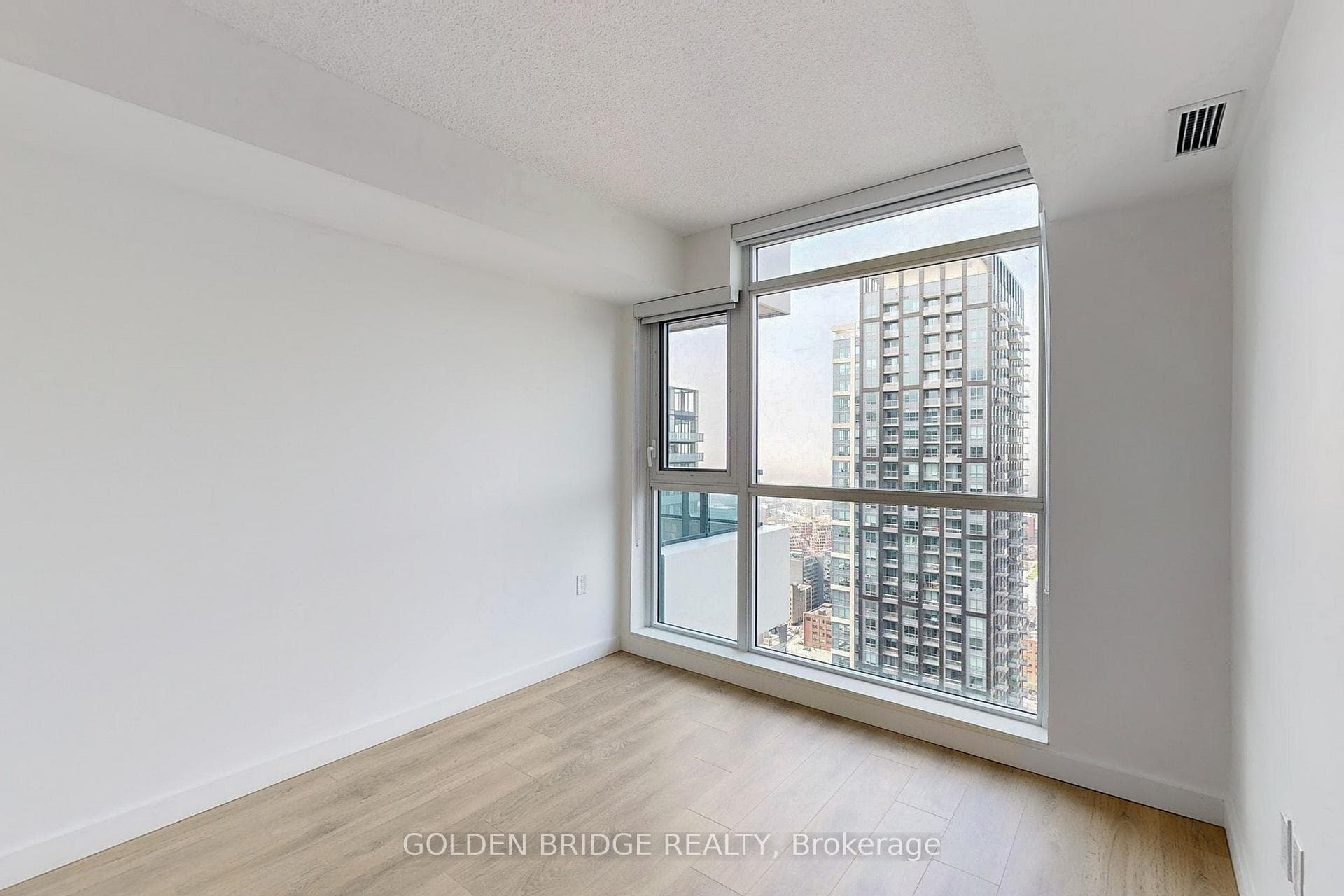 4211- 38 Widmer Street — property photo