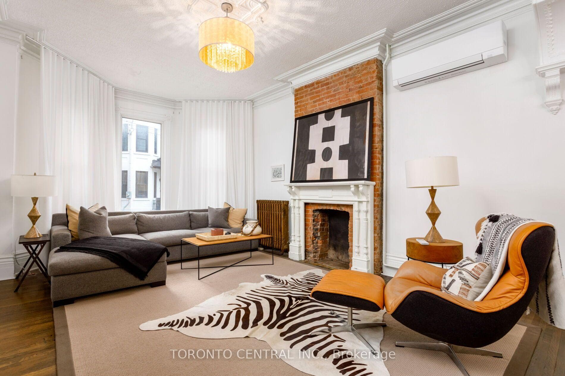 24 Manning Avenue — property photo