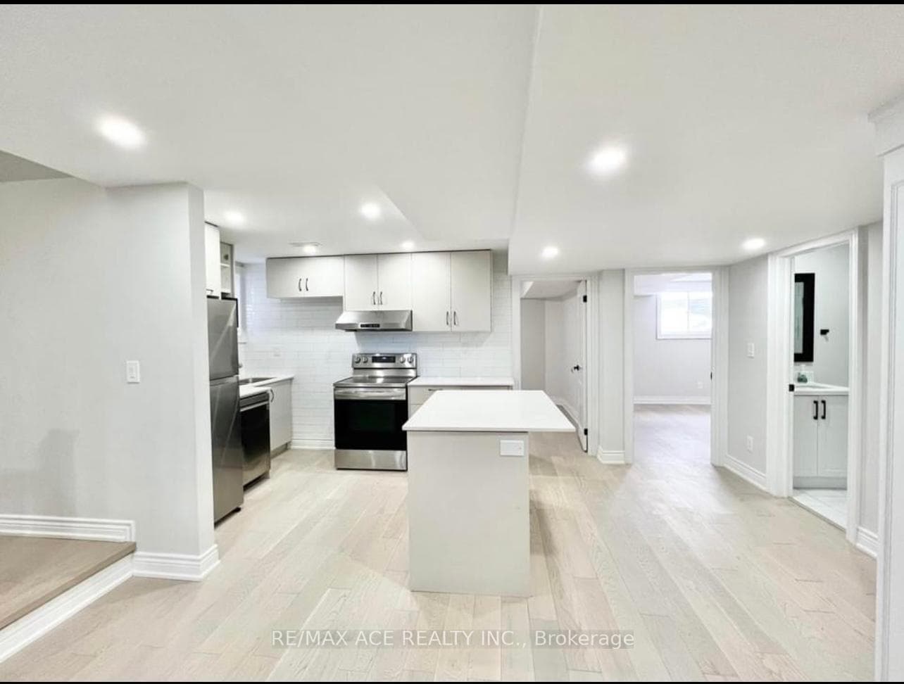 1 Macpherson Street — property photo