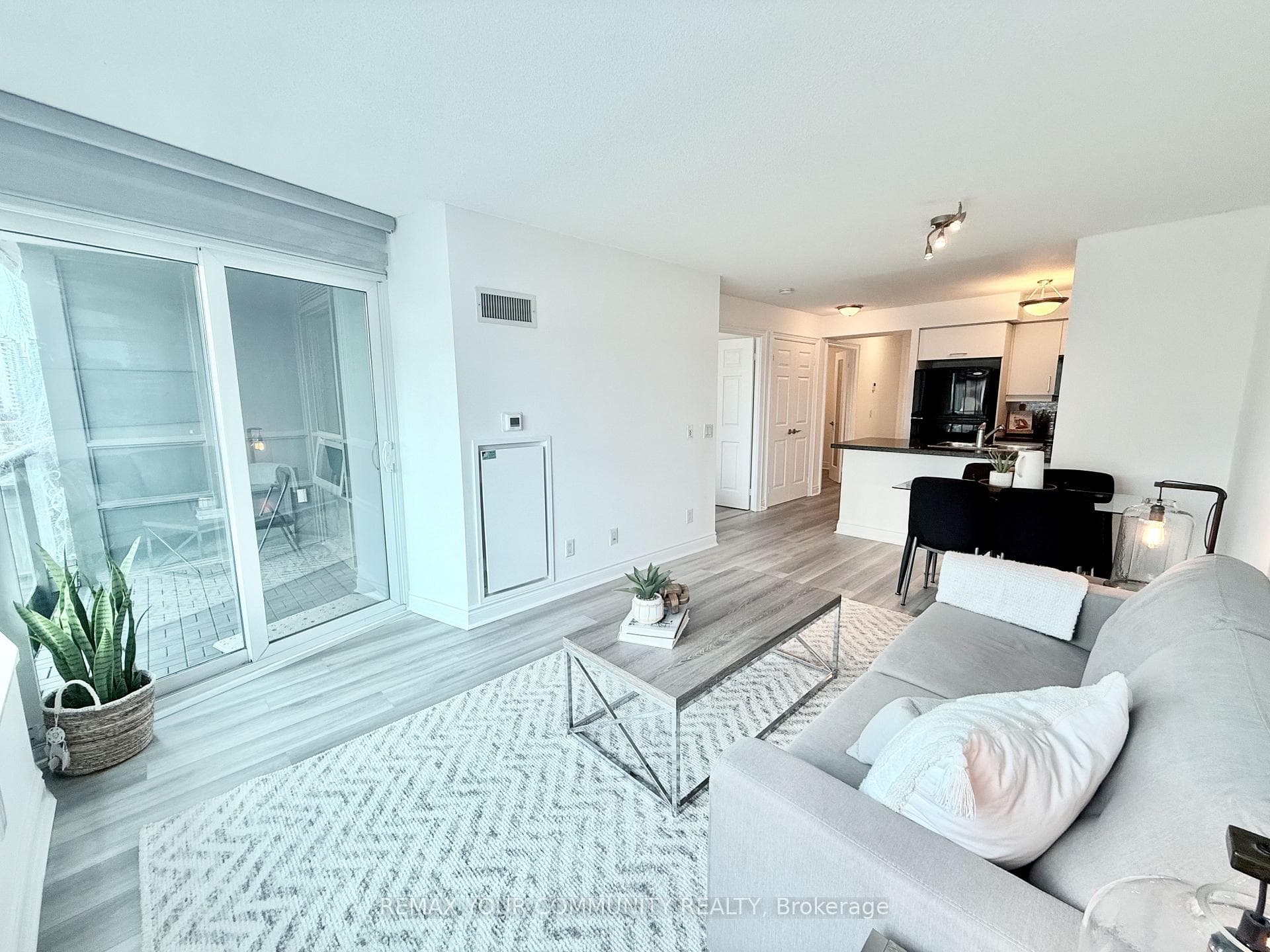 622- 25 Greenview Avenue — property photo