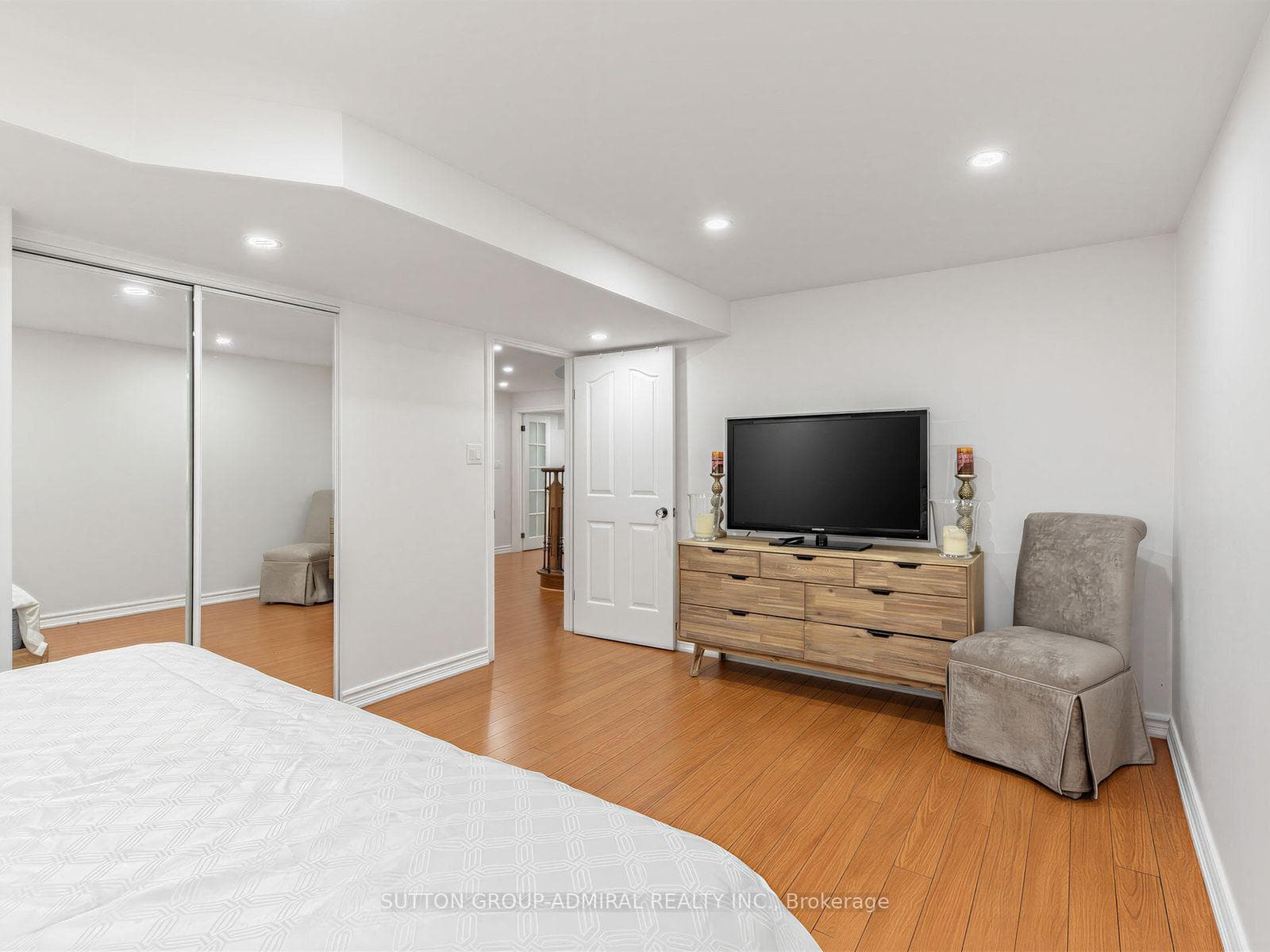 45 Miranda Court — property photo