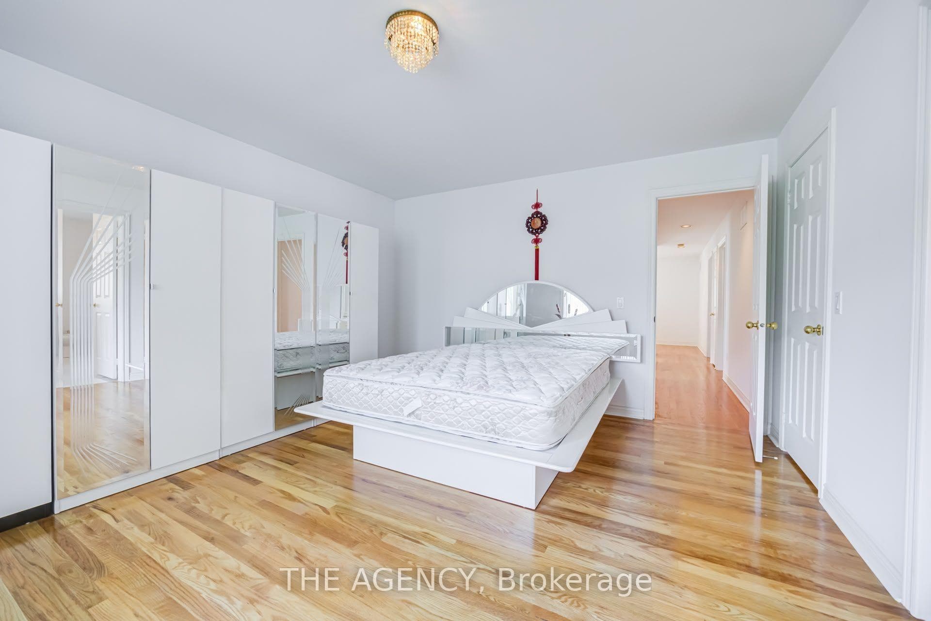 68 Townsgate Drive — property photo