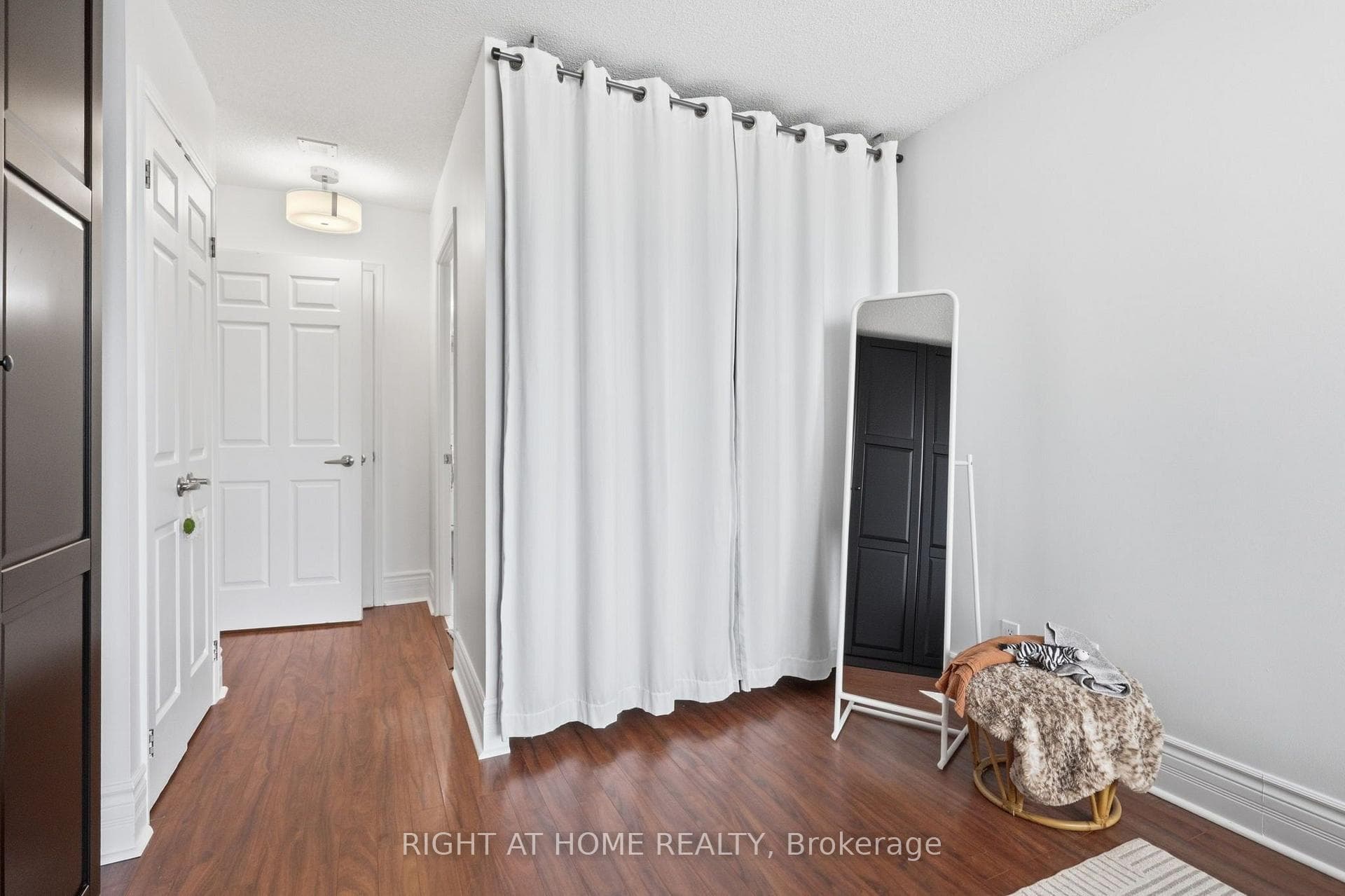 312- 2285 Lake Shore Boulevard — property photo