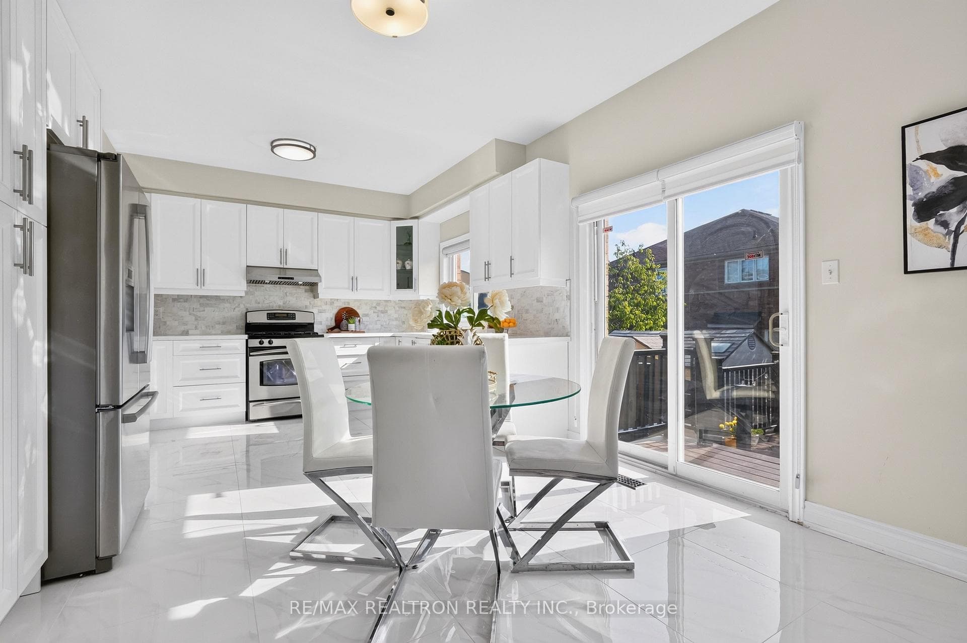 18 Carter-Bennett Drive — property photo