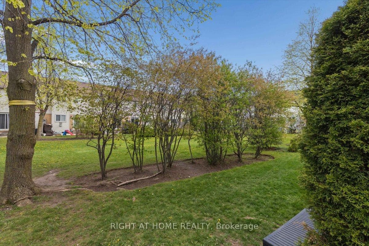 22- 2960 Headon Forest Drive — property photo