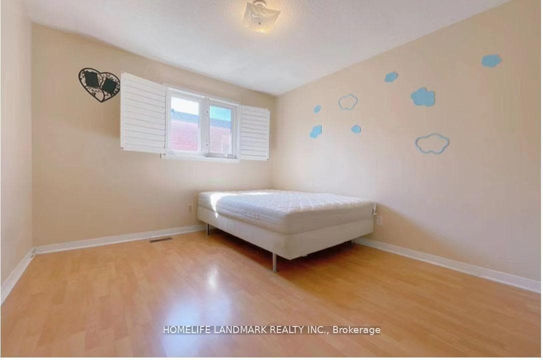4674 Antelope Crescent — property photo