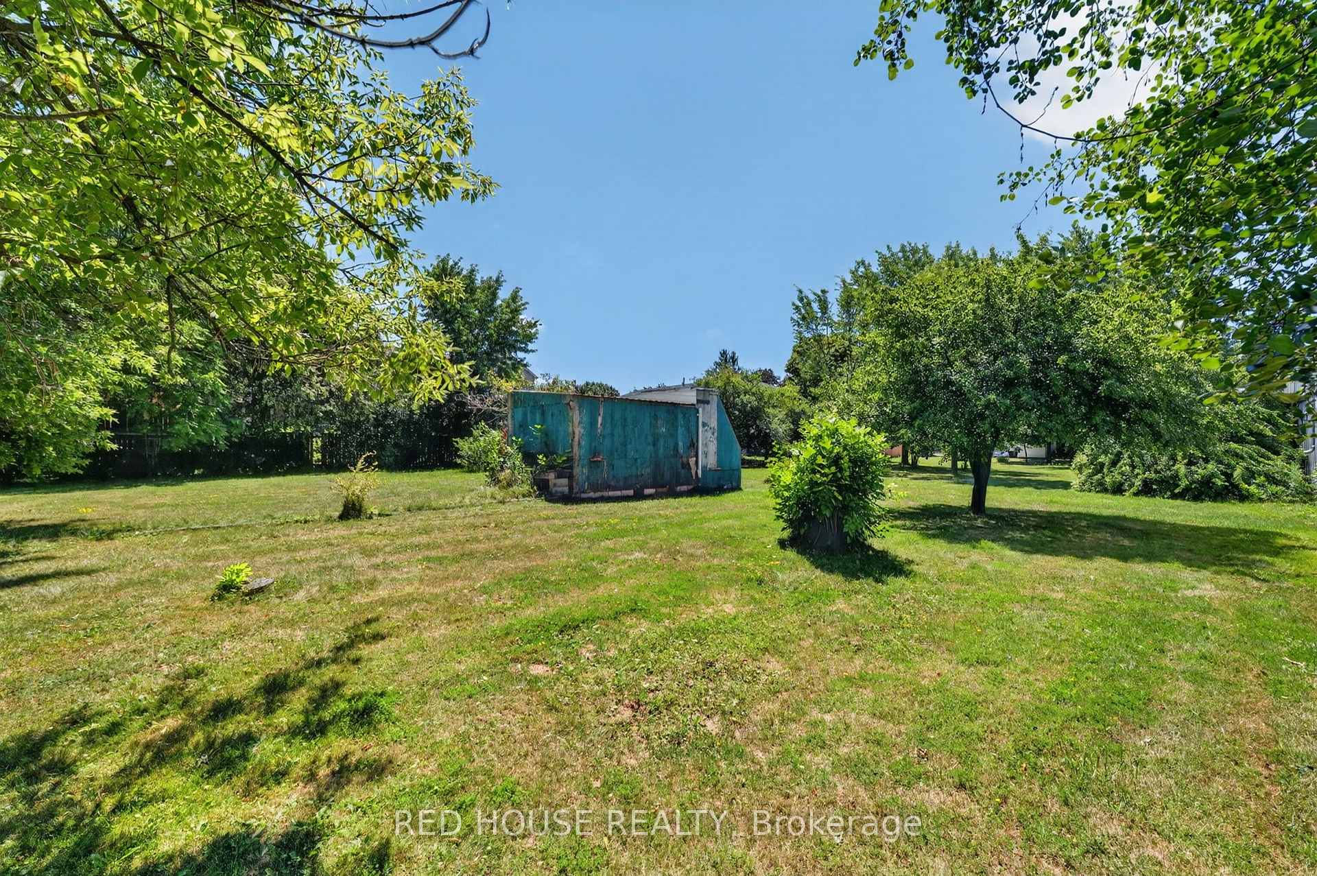 53 MCLAUGHLIN Road — property photo