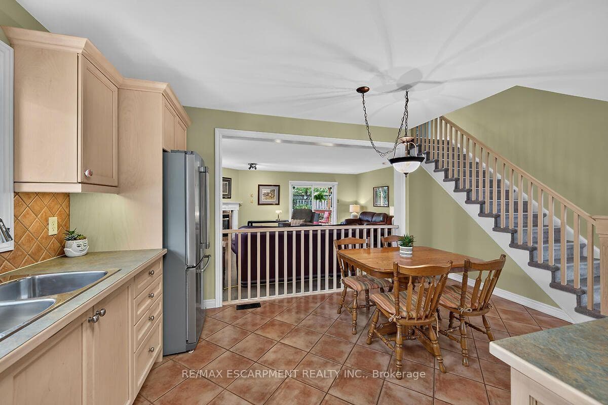 25 Eric Burke Court — property photo