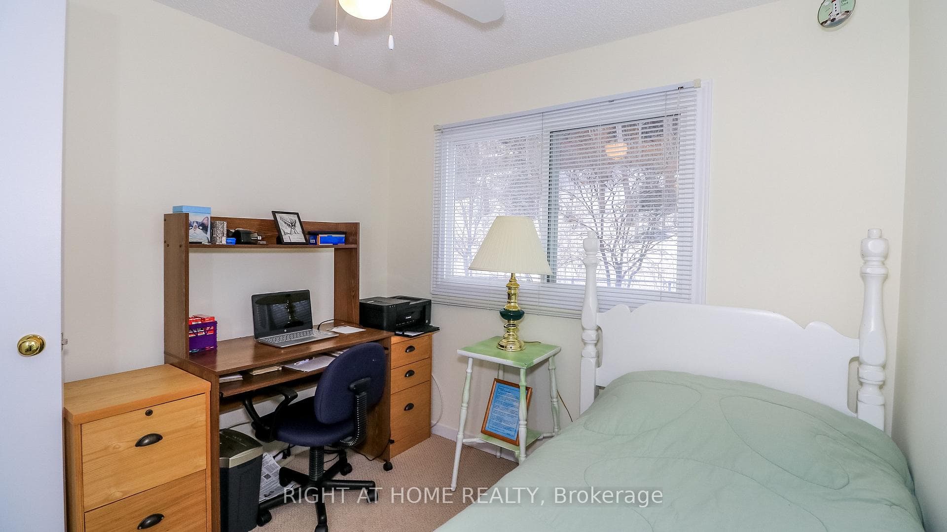 23- 52 Adelaide Street — property photo