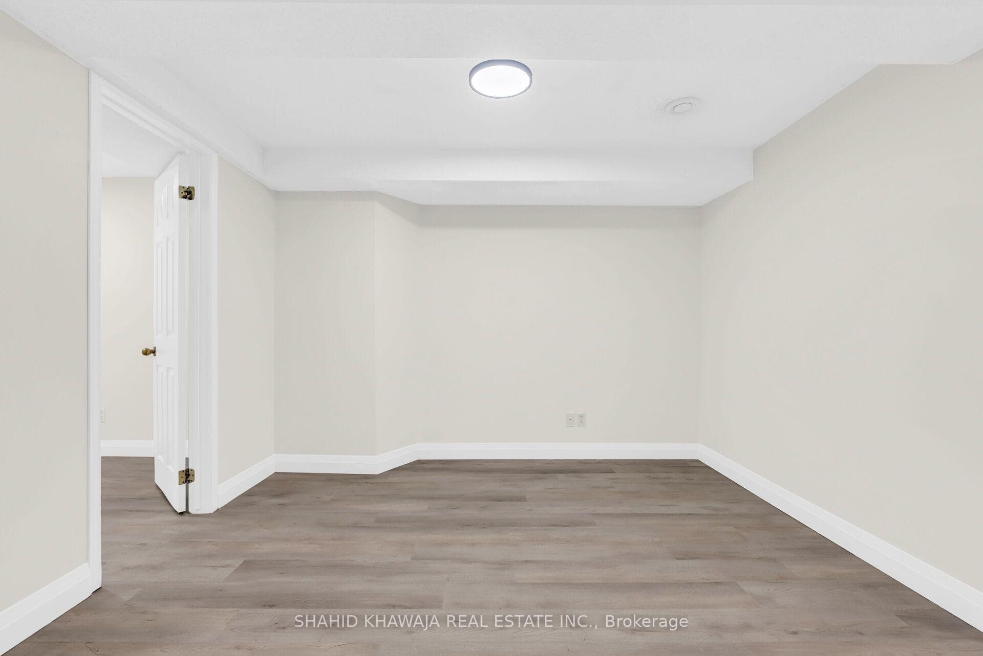 952 Marygrace Court — property photo
