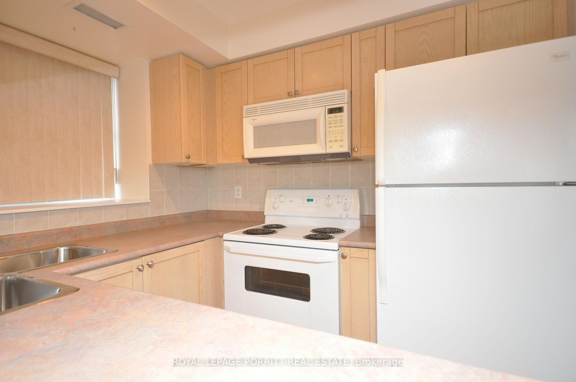 901- 1140 Parkwest Place — property photo