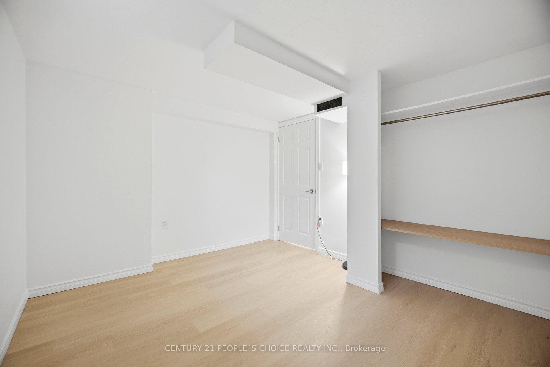 4 Furness Crescent — property photo