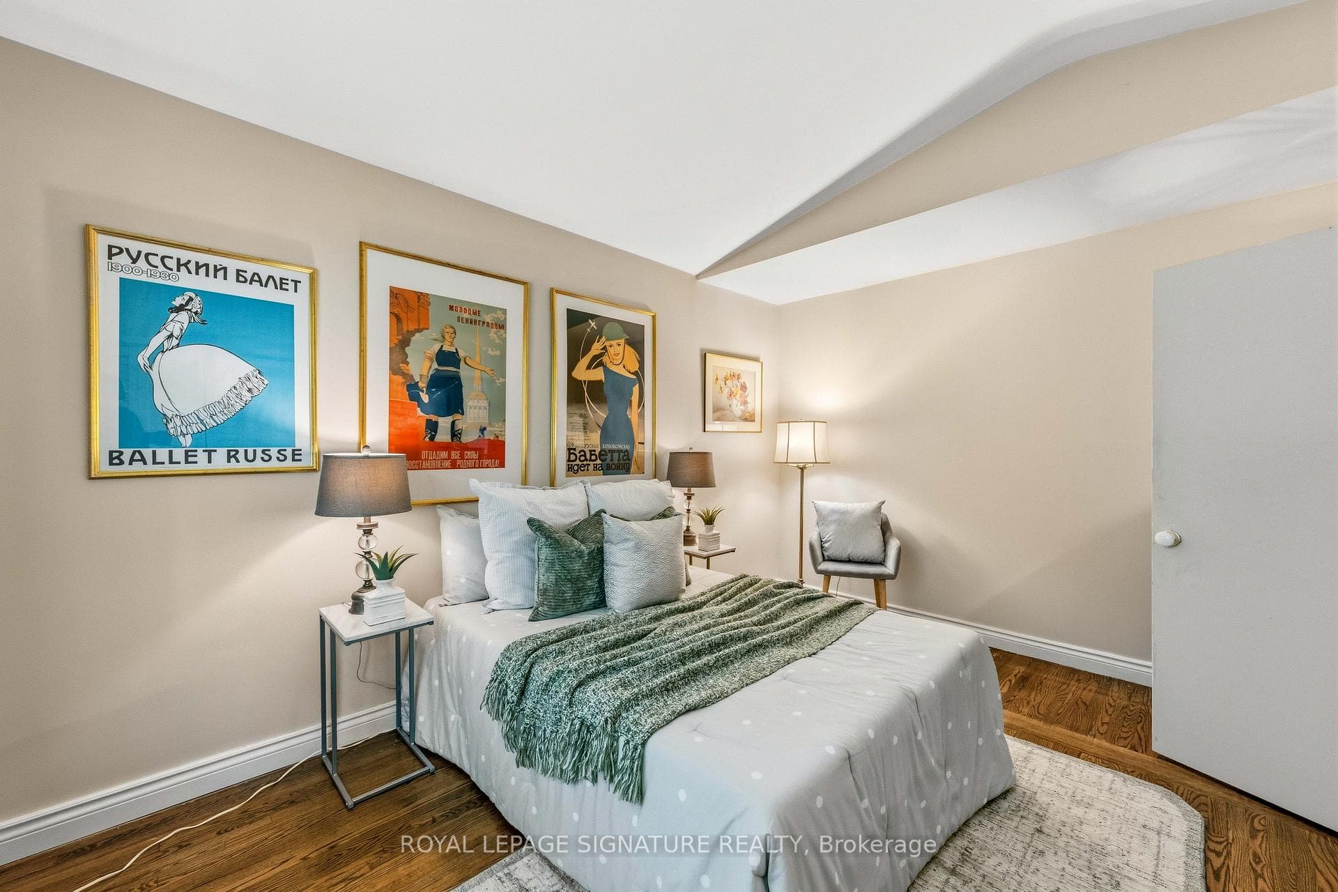 29 Farmcote Road — property photo