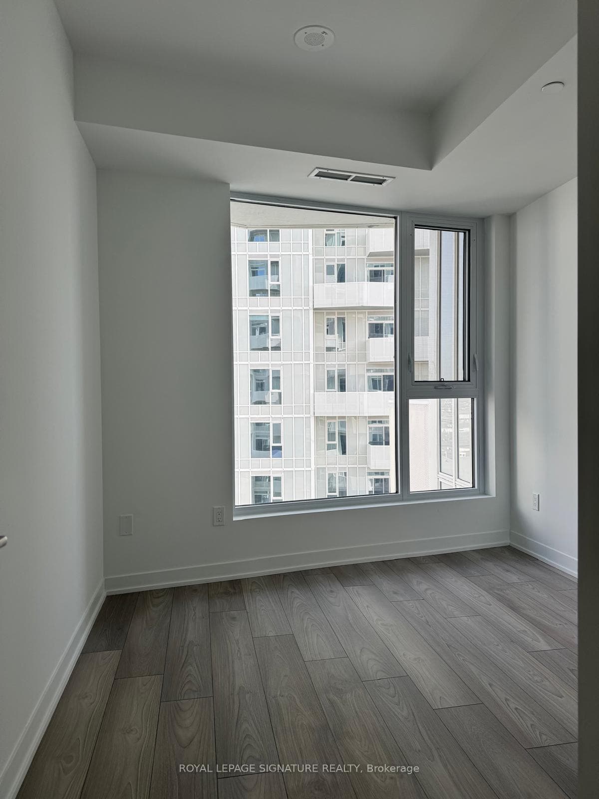 2132- 498 Caldari Road — property photo