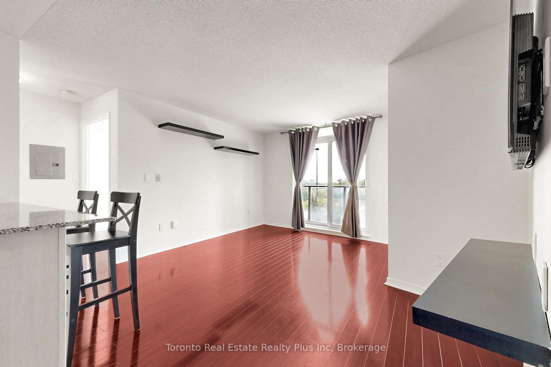 507- 18 Valley Woods Road — property photo