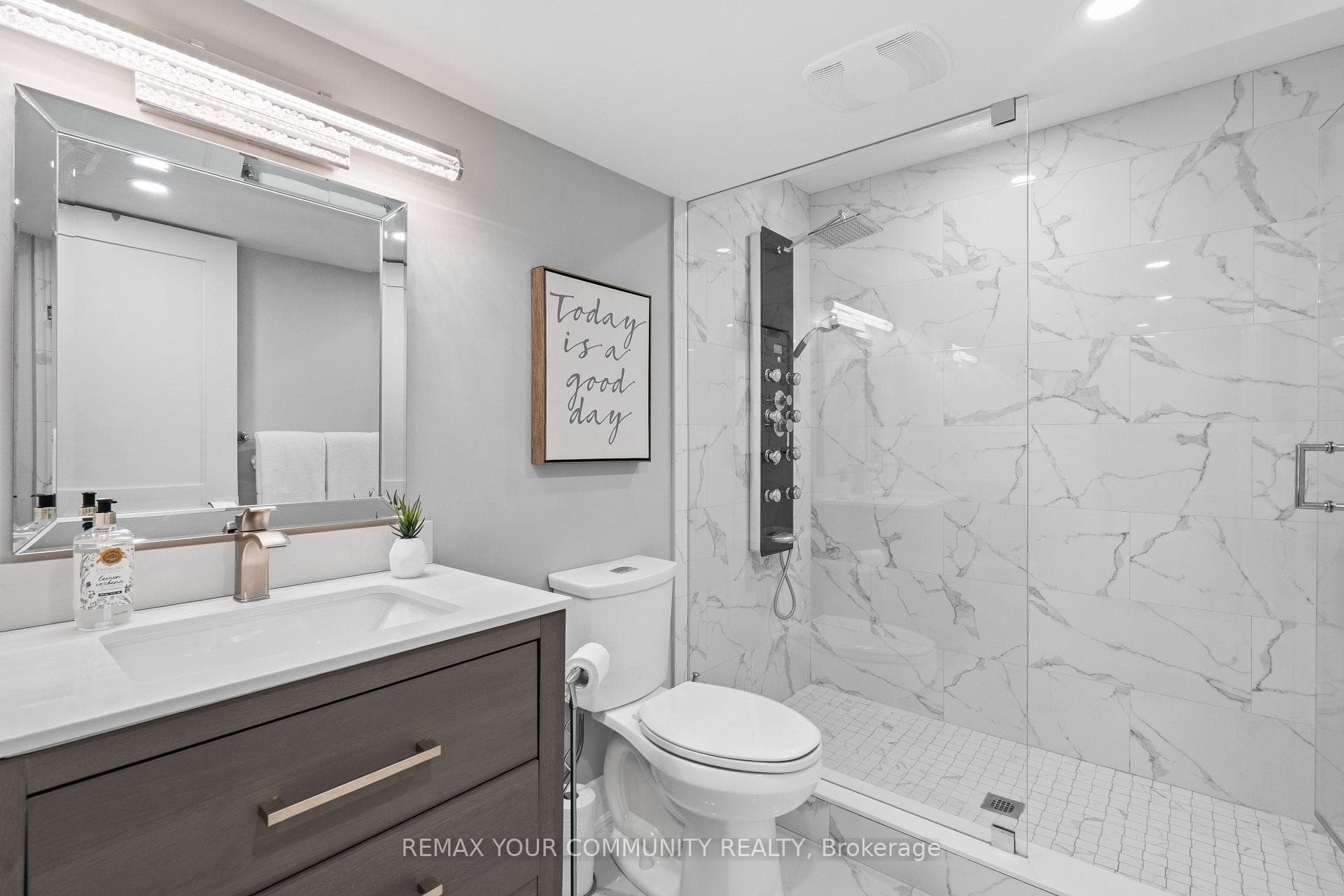 106 Forest Grove Court — property photo