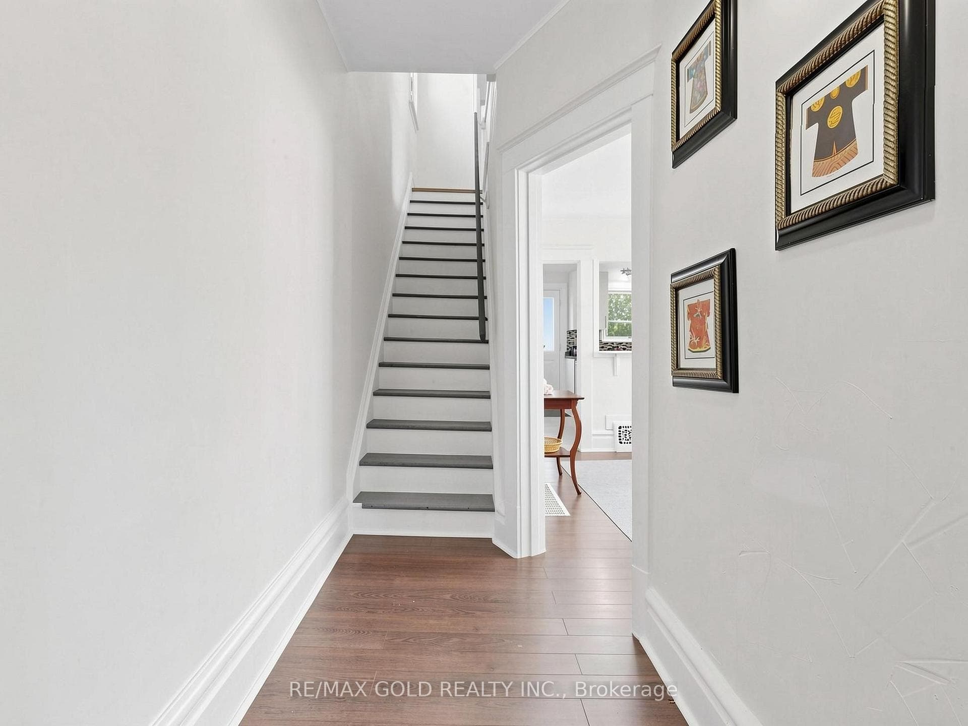 746 King Street — property photo