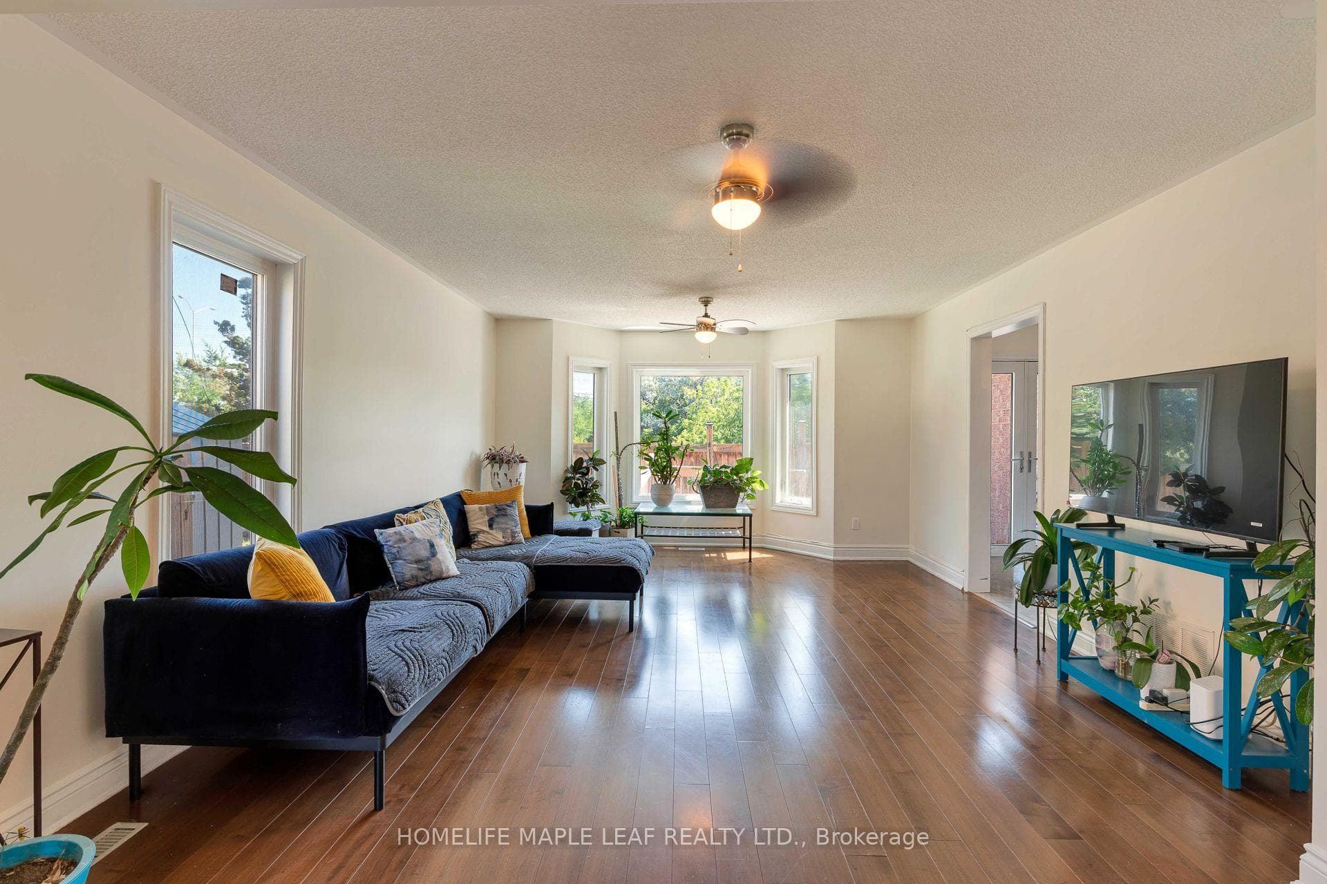 43 Morningmist Street — property photo