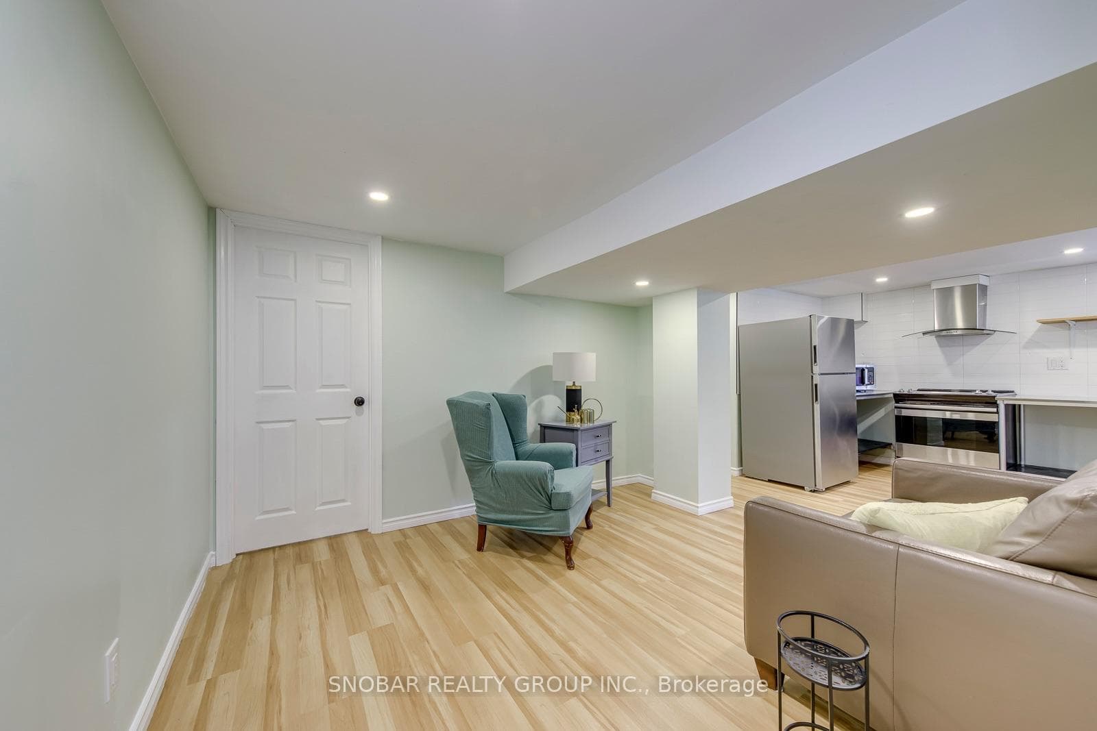 2257 Lawrence Avenue — property photo