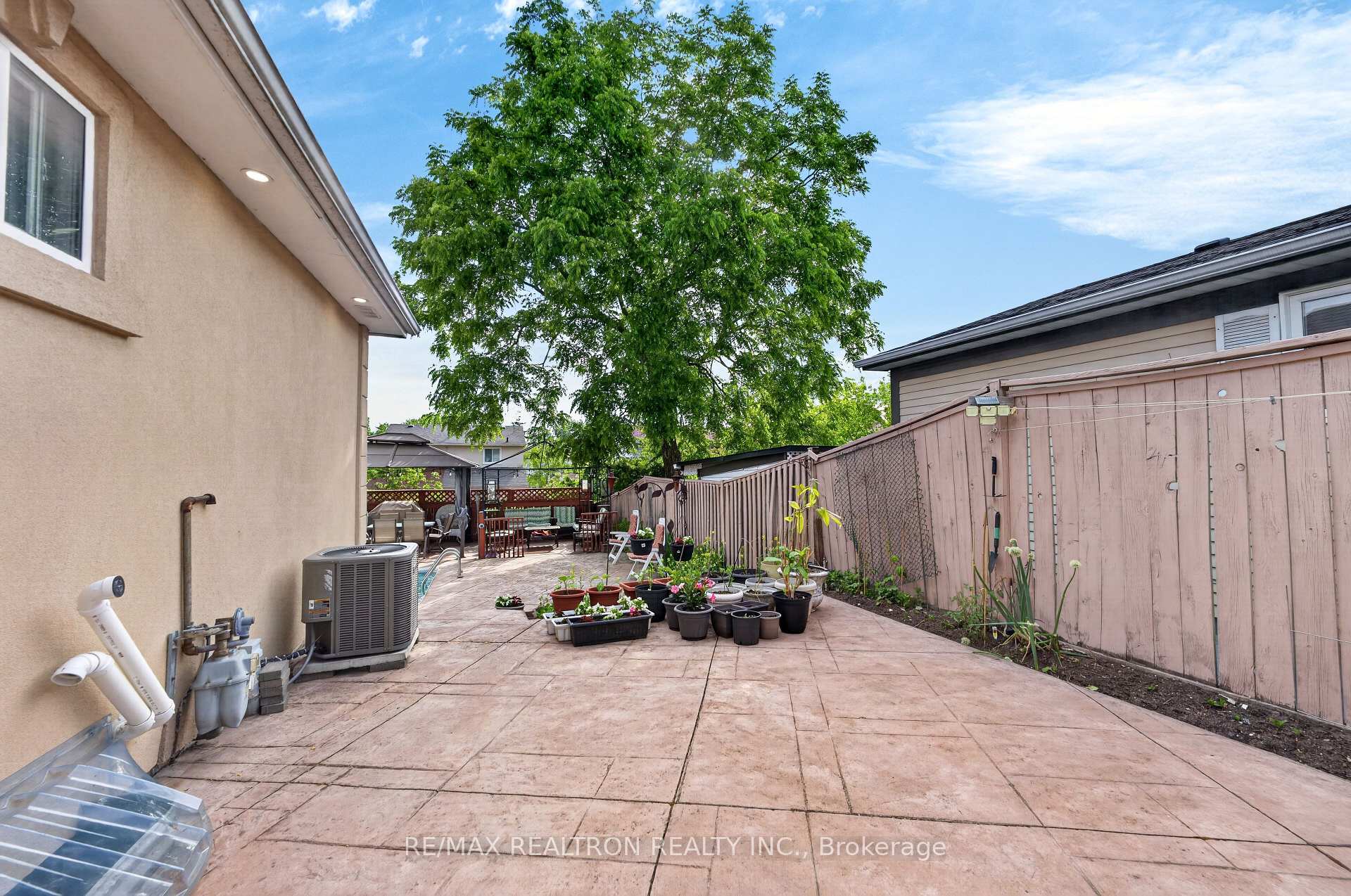 49 Tunmead Square — property photo