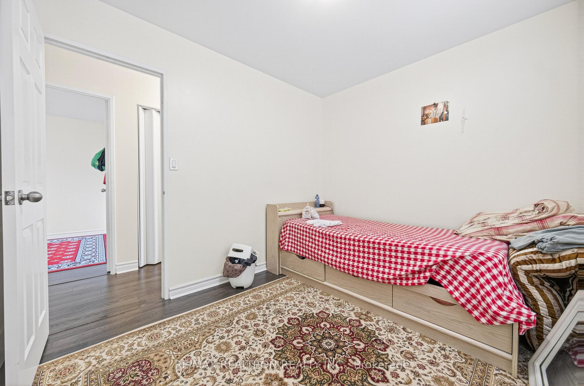 753 Elgin Street — property photo