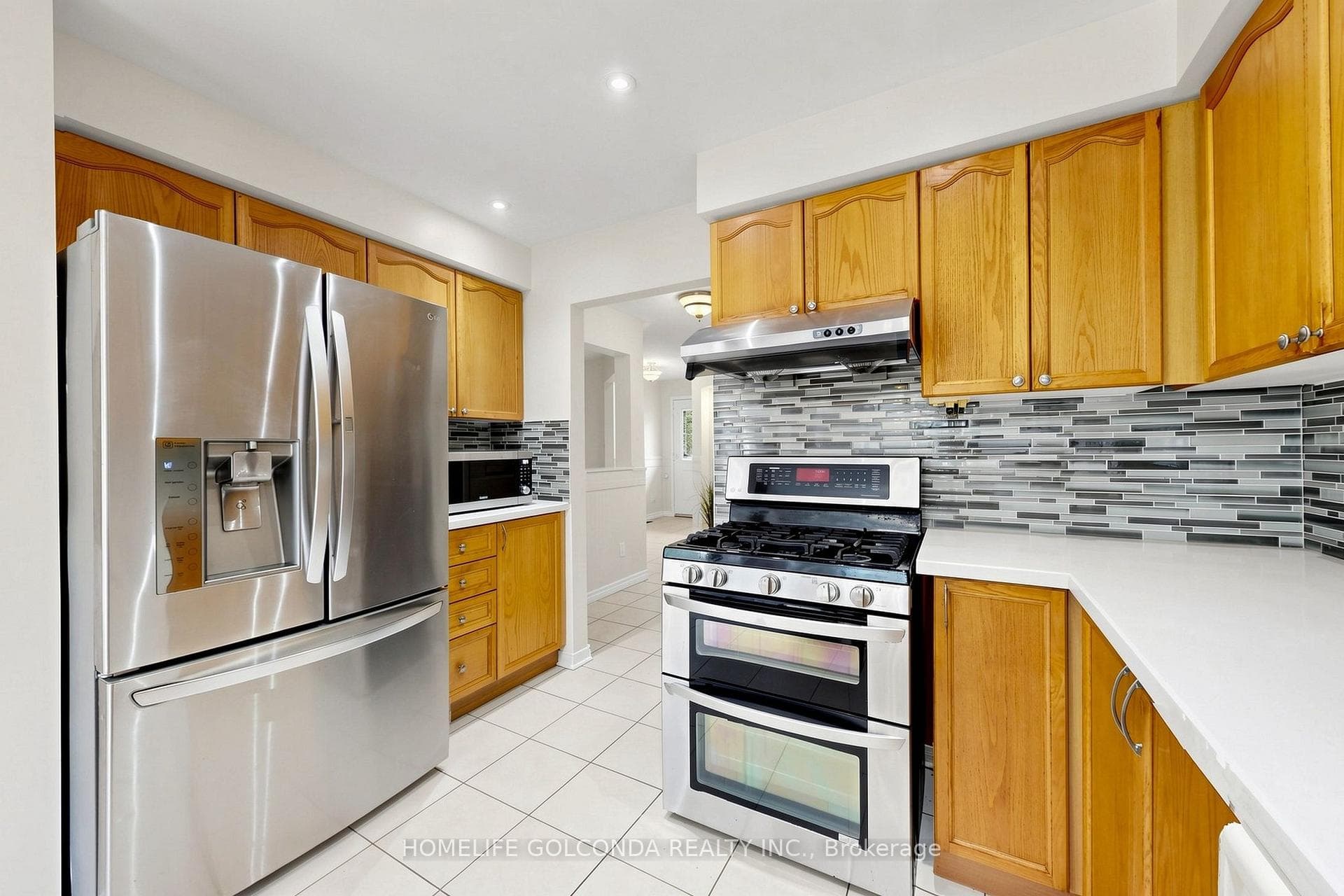 933 Glenbourne Court — property photo