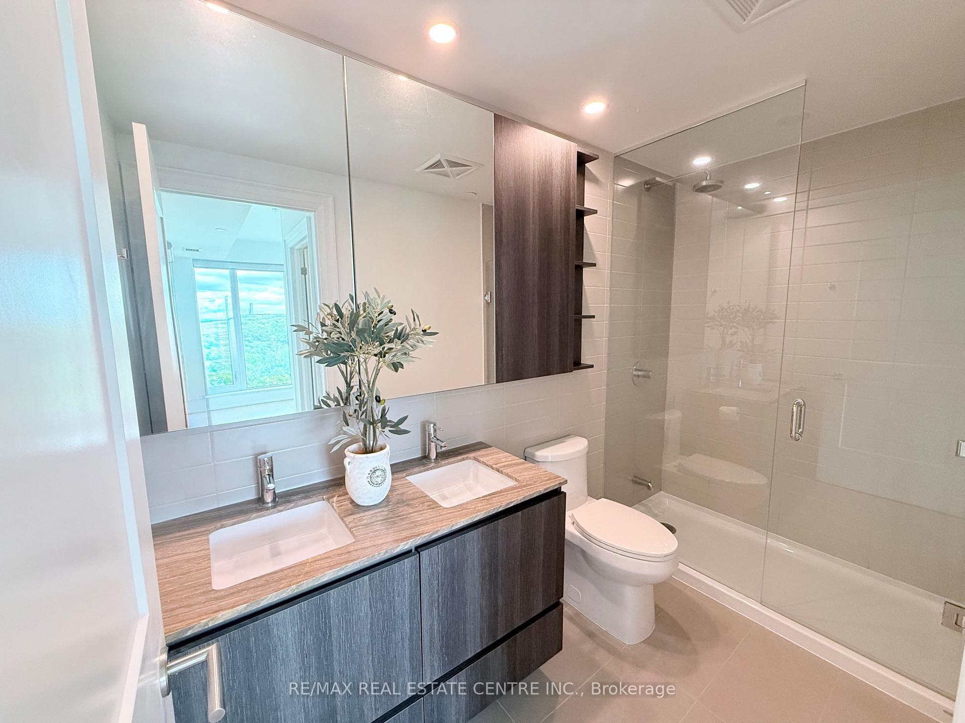 1507- 21 Park Street — property photo