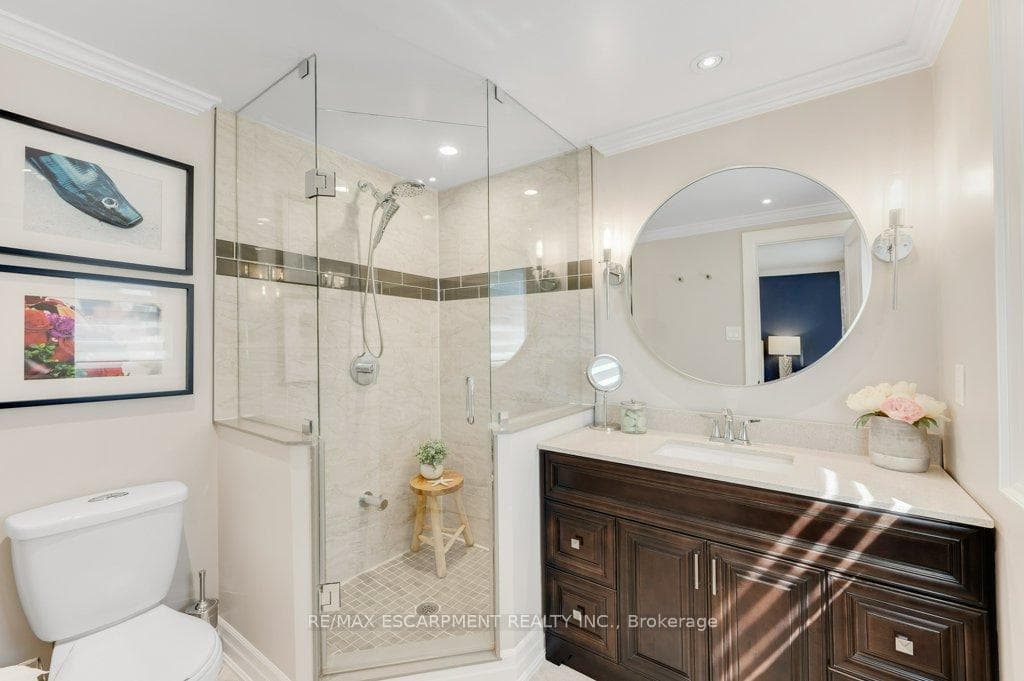1482 Epping Road — property photo