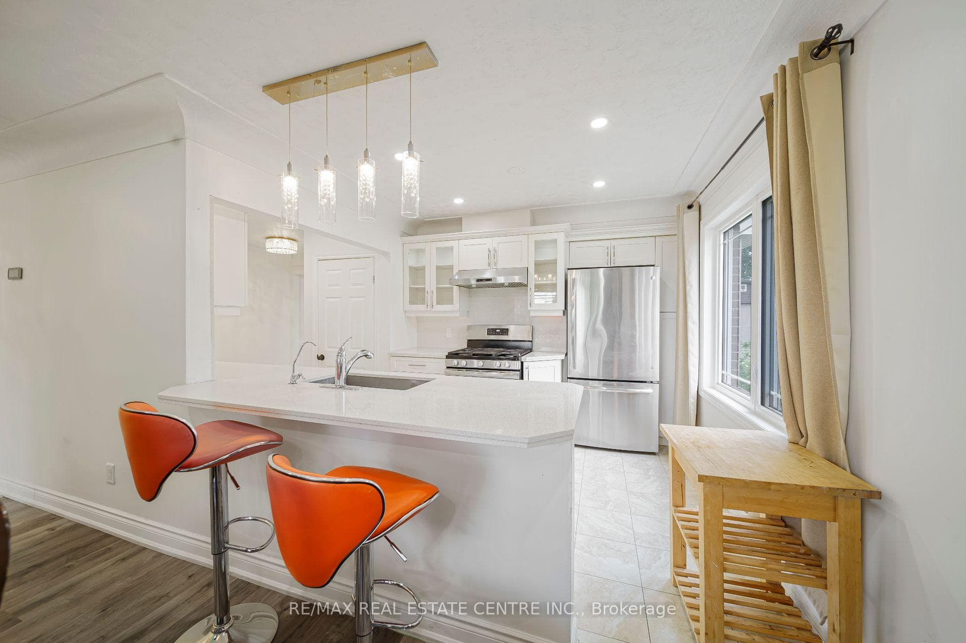 7332 Twenty Road — property photo