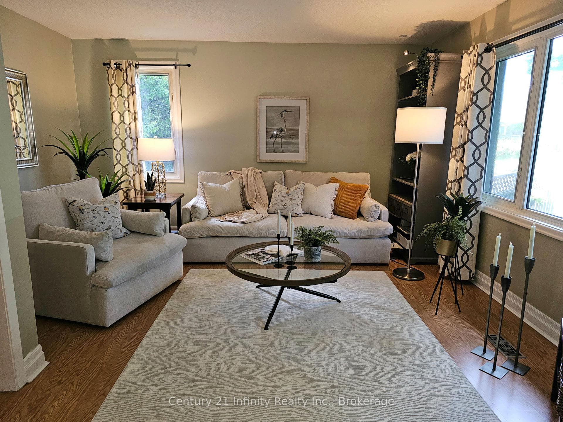 43 Colonial Avenue — property photo