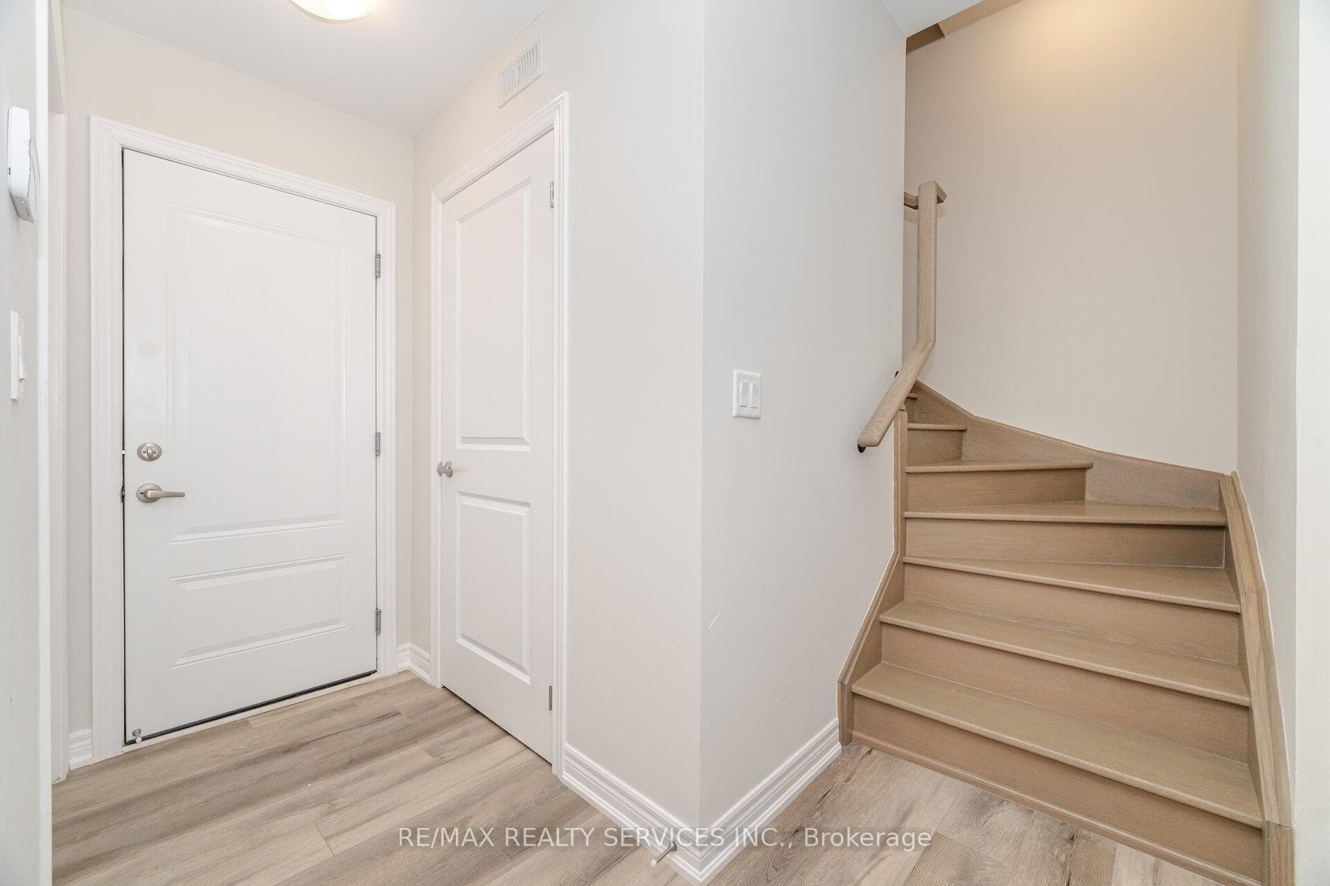 3- 40 Zinfandel Drive — property photo