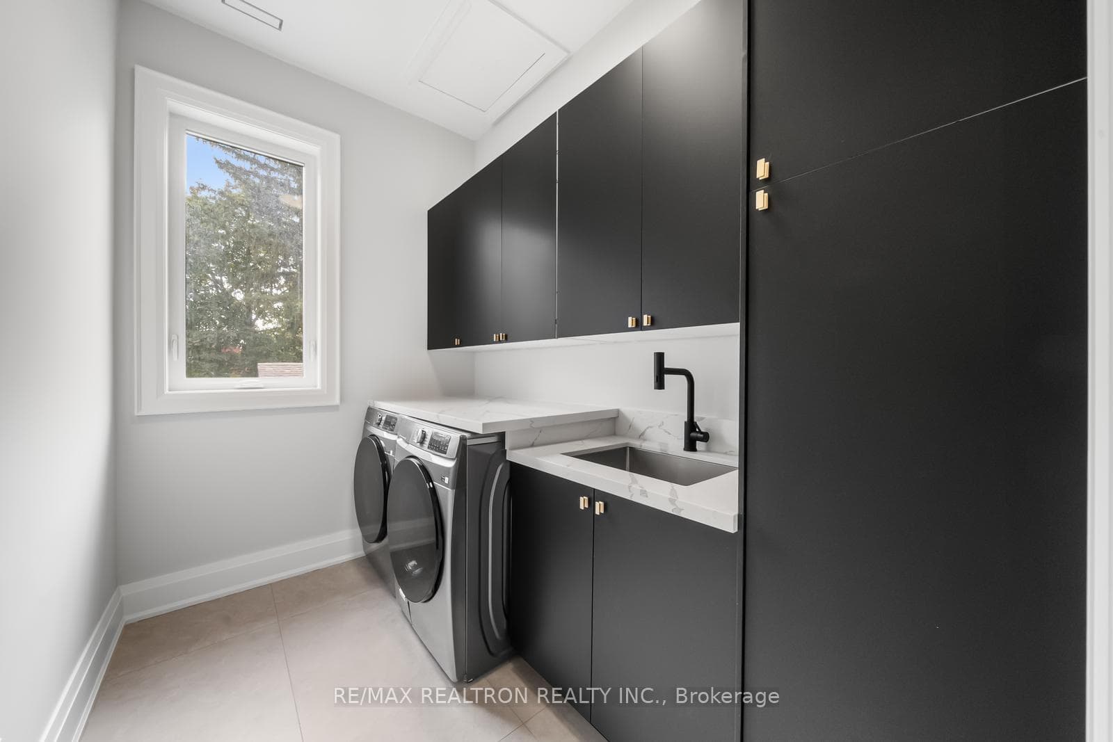 41 Sprucewood Drive — property photo